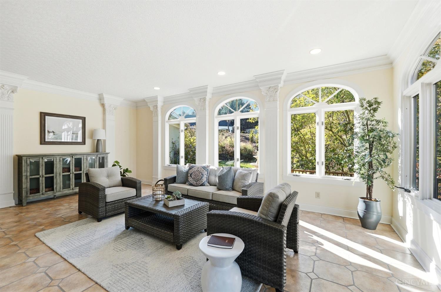 Anderson Twp, Ohio, 45230, United States, 5 Bedrooms Bedrooms, ,6 BathroomsBathrooms,Residential,For Sale,1988245