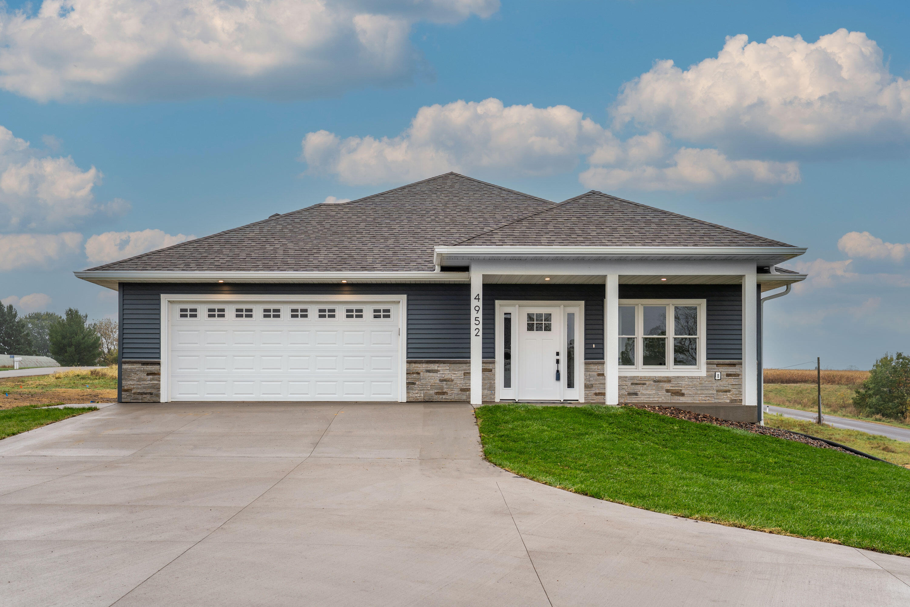 Shelby, Wisconsin, 54601, United States, 3 Bedrooms Bedrooms, ,3 BathroomsBathrooms,Residential,For Sale,1966878