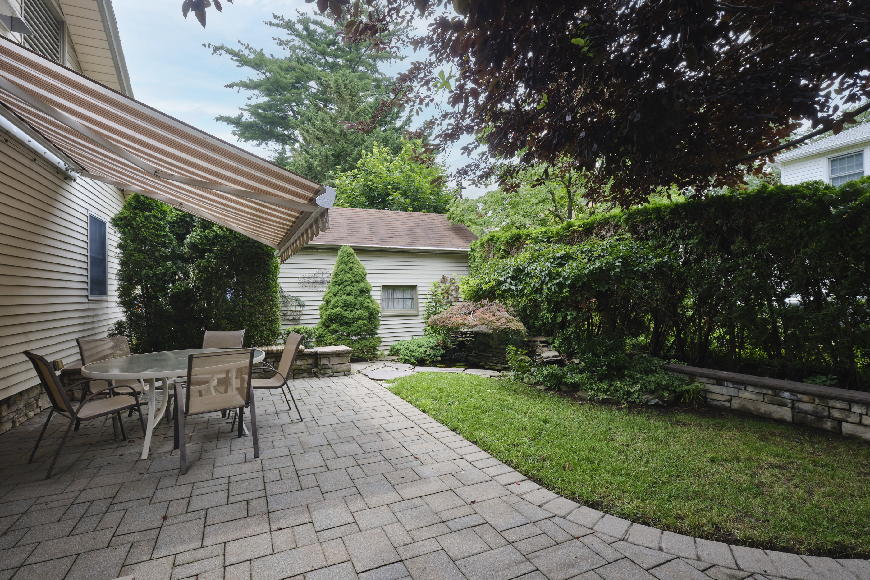 Bellerose Village, New York, 11001, United States, 3 Bedrooms Bedrooms, ,2 BathroomsBathrooms,Residential,For Sale,1974559