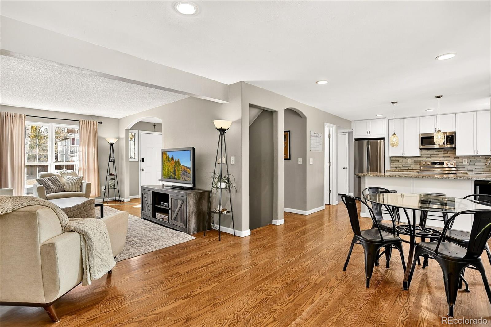 Centennial, Colorado, 80015, United States, 4 Bedrooms Bedrooms, ,2 BathroomsBathrooms,Residential,For Sale,1988993