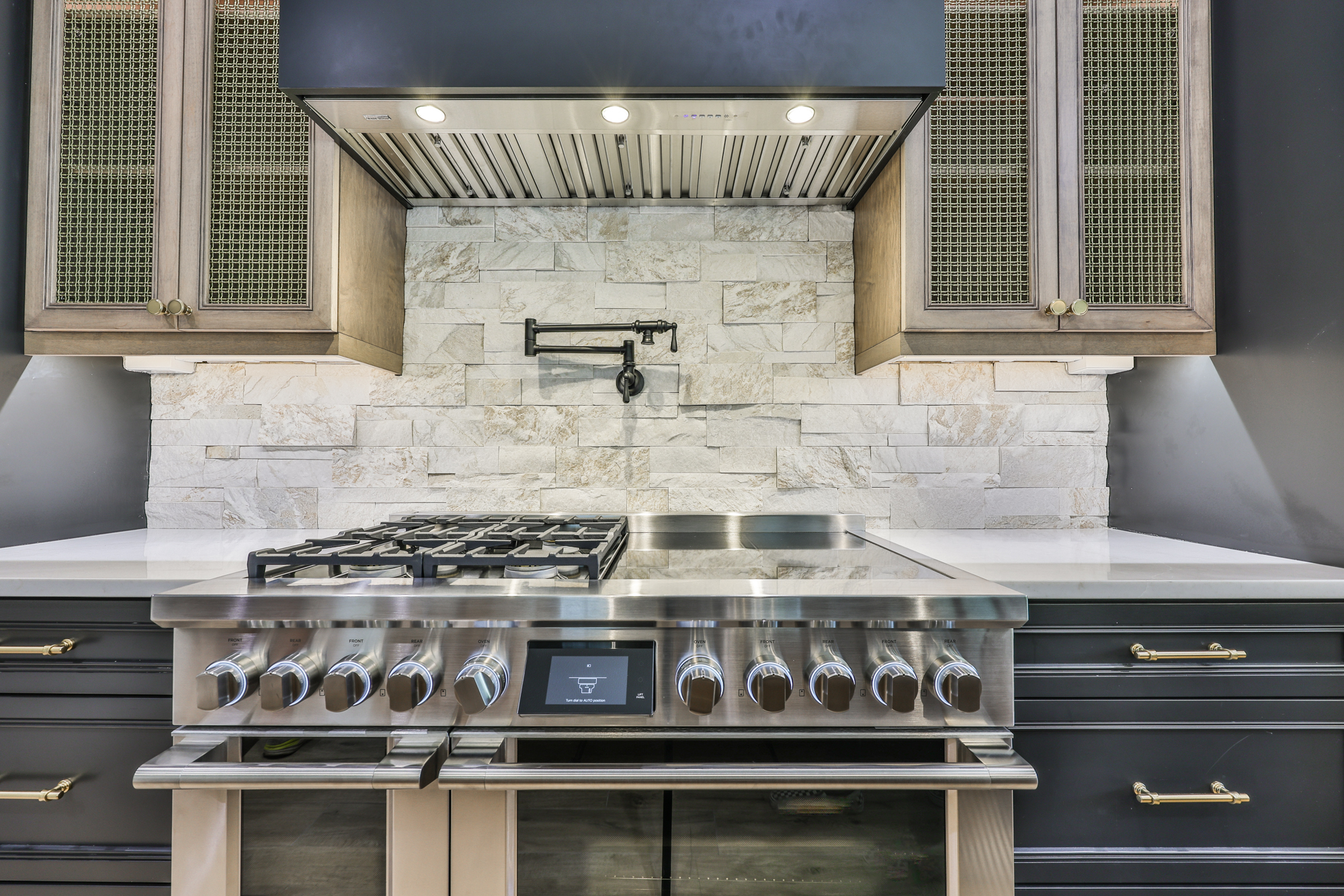 Tampa, Florida, 33629, United States, 5 Bedrooms Bedrooms, ,6 BathroomsBathrooms,Residential,For Sale,1974483