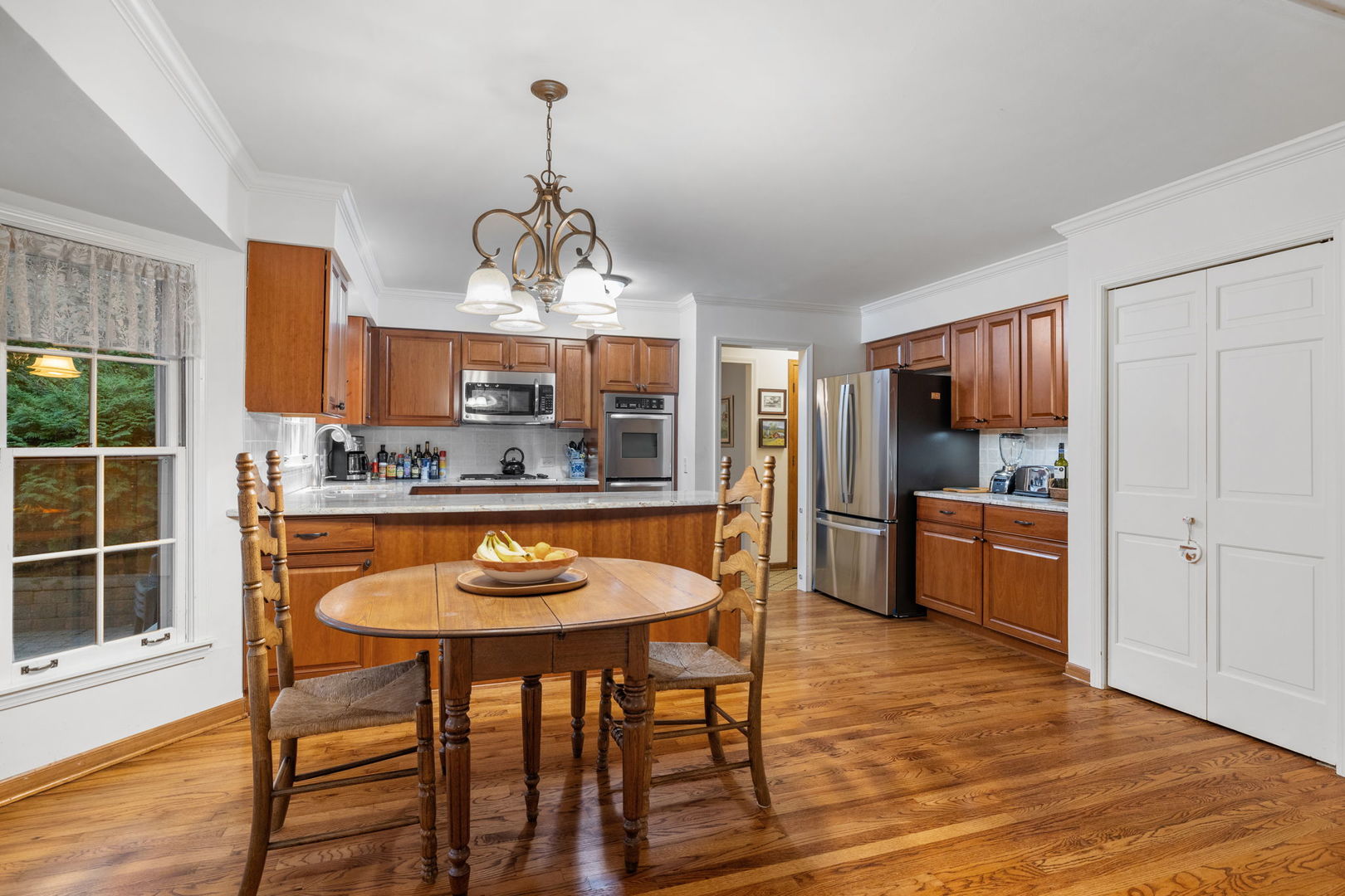 Wheaton, Illinois, 60189, United States, 5 Bedrooms Bedrooms, ,3 BathroomsBathrooms,Residential,For Sale,1941068