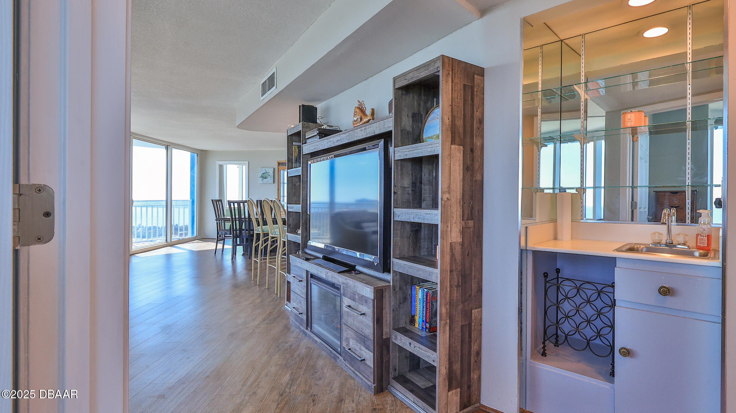 Daytona Beach Shores, Florida, 32118, United States, 2 Bedrooms Bedrooms, ,2 BathroomsBathrooms,Residential,For Sale,1993266