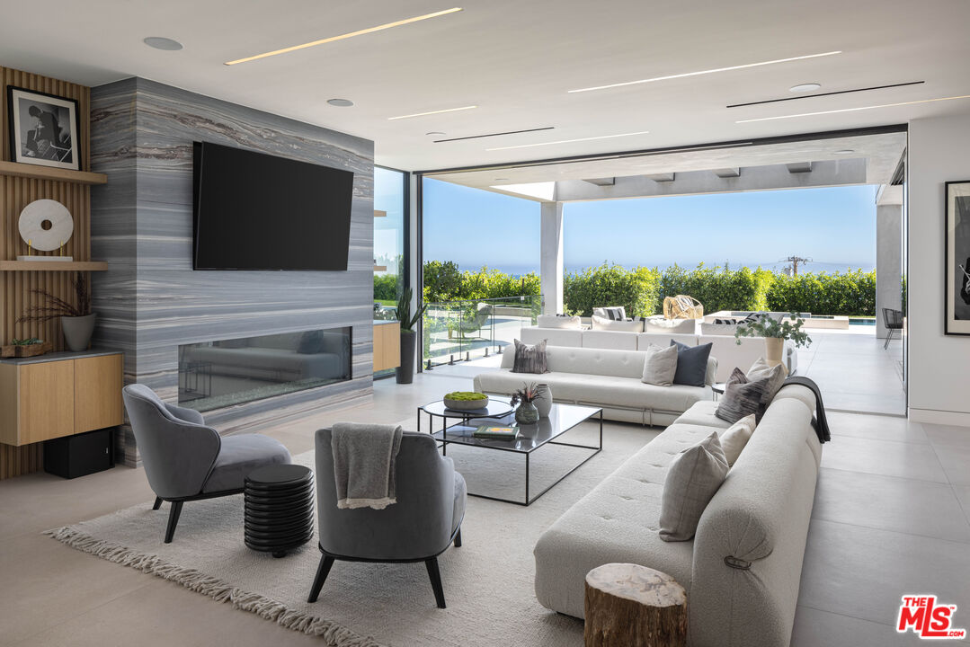 Malibu, California, 90265, United States, 5 Bedrooms Bedrooms, ,10 BathroomsBathrooms,Residential,For Sale,1707540