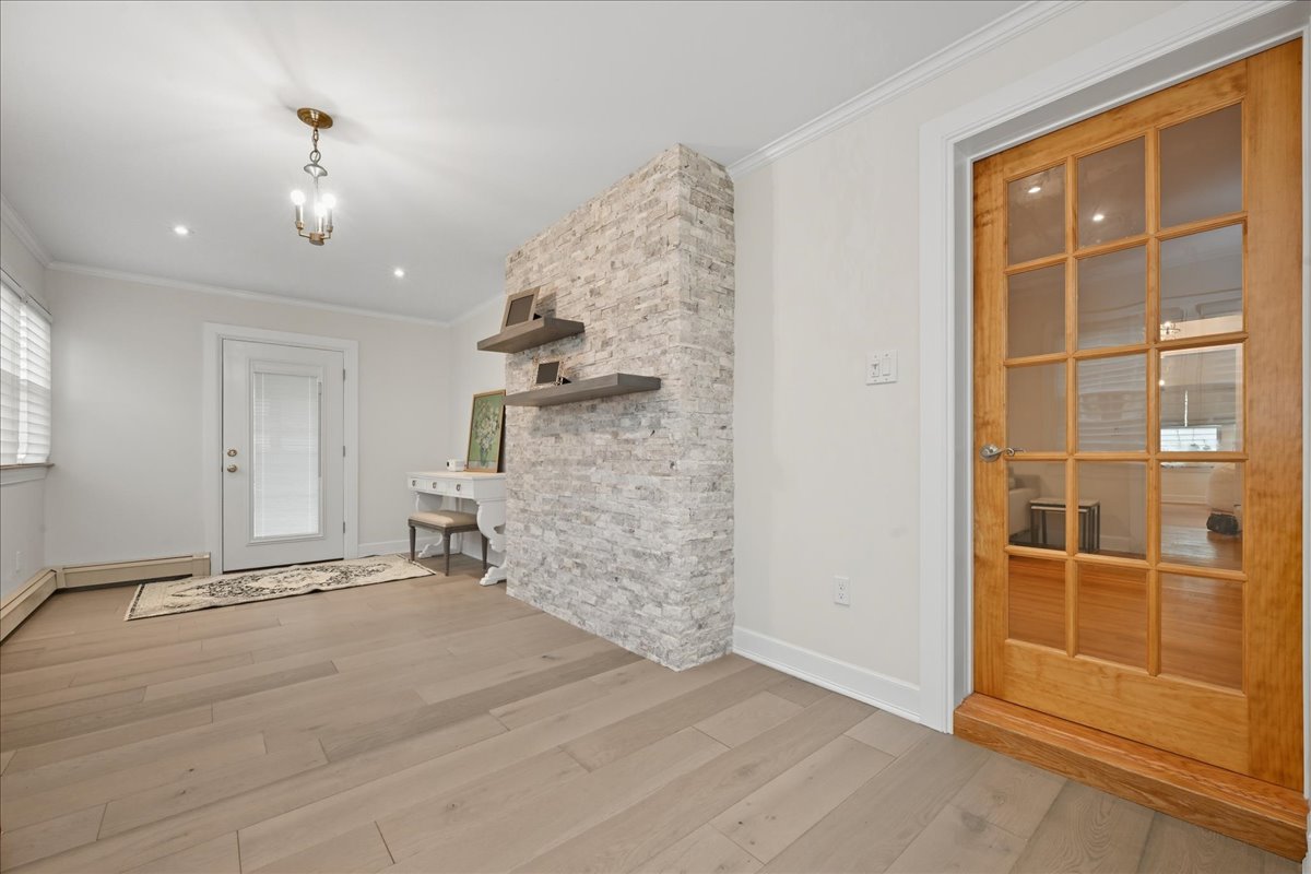 Floral Park, New York, 11001, United States, 4 Bedrooms Bedrooms, ,4 BathroomsBathrooms,Residential,For Sale,1977221