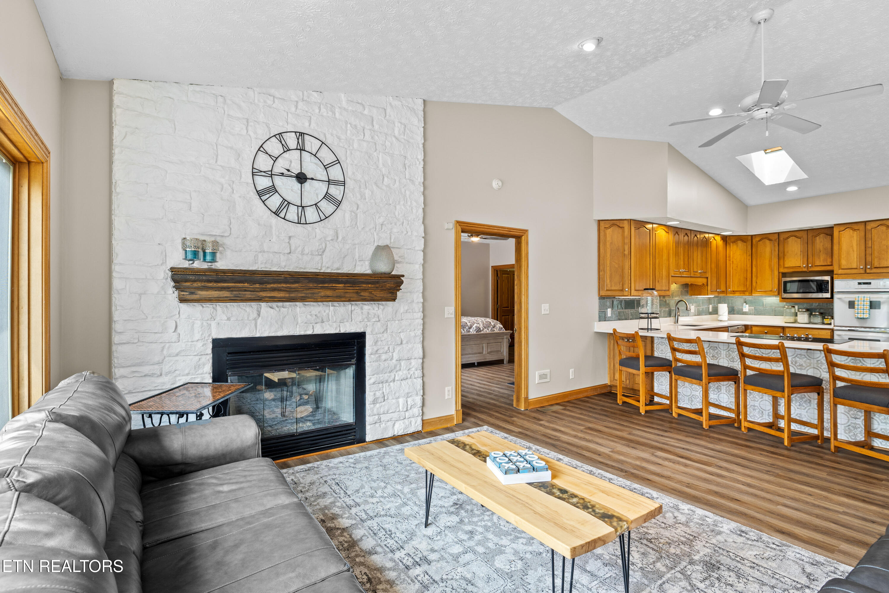 LaFollette, Tennessee, 37766, United States, 3 Bedrooms Bedrooms, ,4 BathroomsBathrooms,Residential,For Sale,1979718