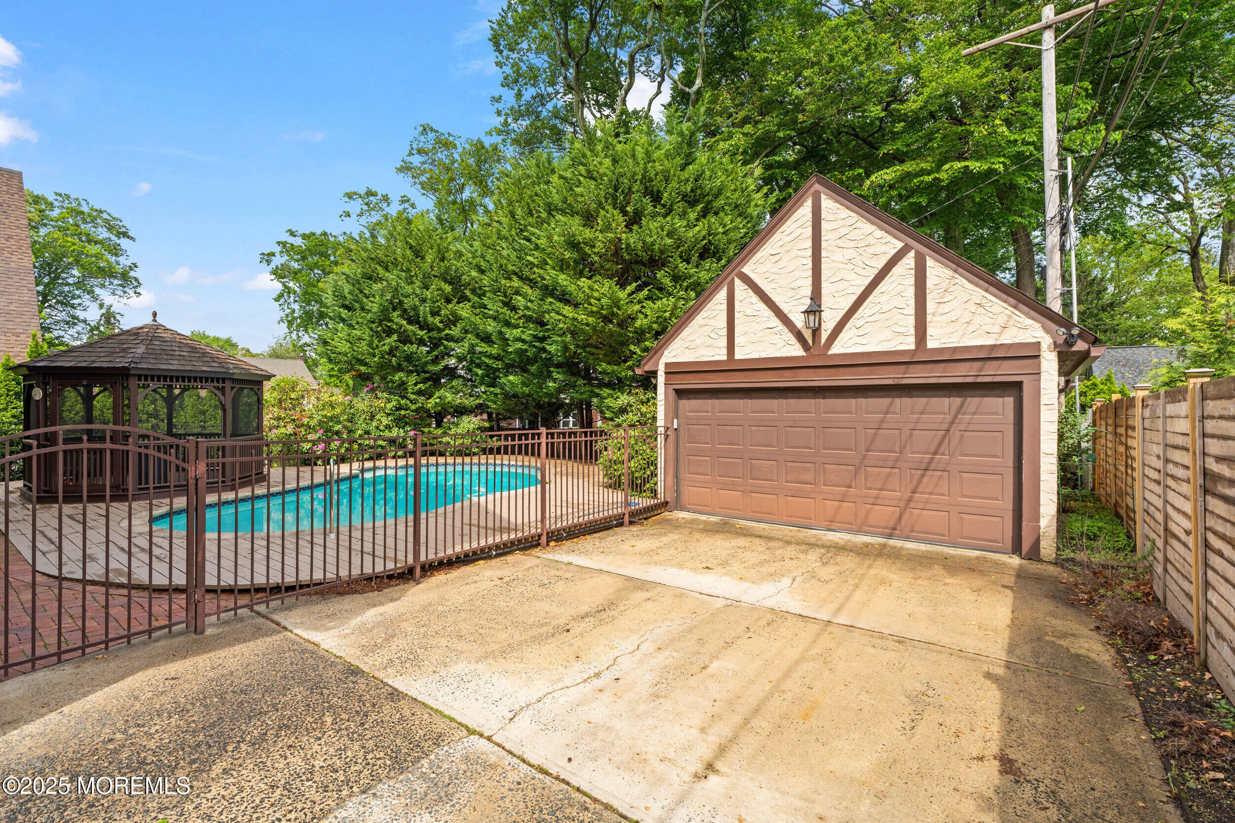 Allenhurst, New Jersey, 07711, United States, 6 Bedrooms Bedrooms, ,4 BathroomsBathrooms,Residential,For Sale,1977688