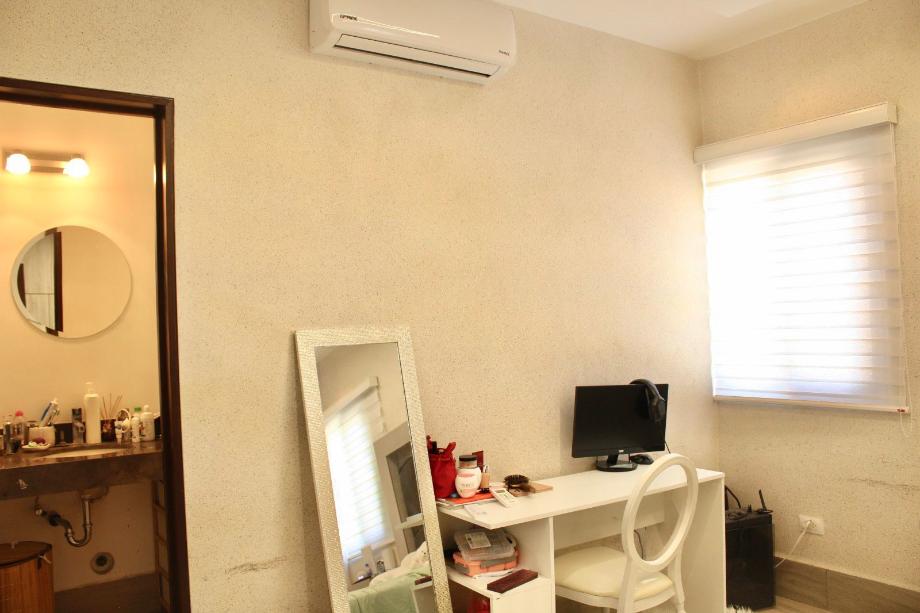 Monterrey, Nuevo León, 64700, Mexico, 4 Bedrooms Bedrooms, ,5 BathroomsBathrooms,Residential,For Sale,1848352