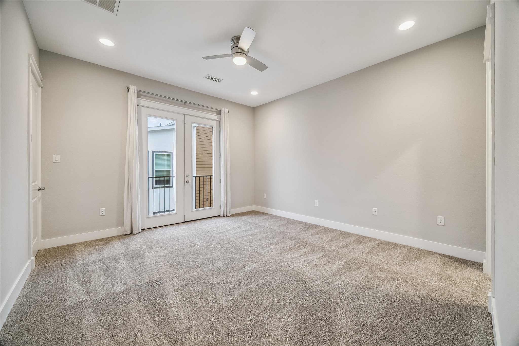  608 W 28th Street B - 物件實景