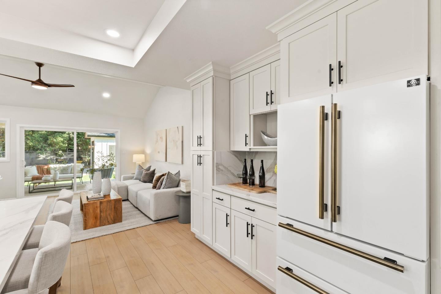 Redwood City, California, 94062, United States, 4 Bedrooms Bedrooms, ,4 BathroomsBathrooms,Residential,For Sale,1950985