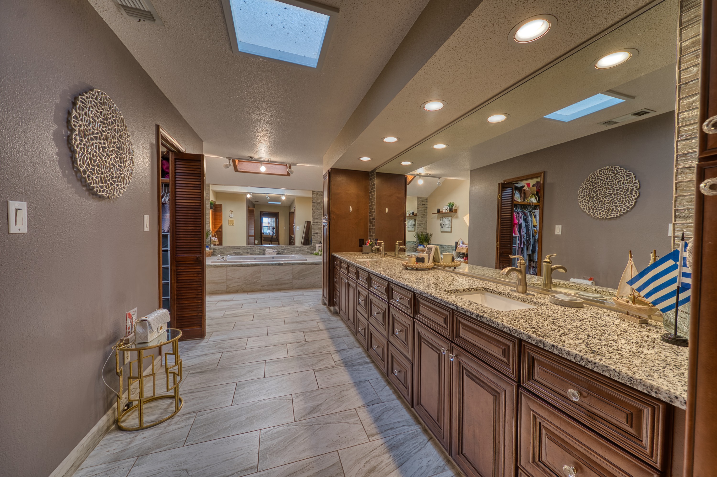 Carlsbad, New Mexico, 88220, United States, 4 Bedrooms Bedrooms, ,3 BathroomsBathrooms,Residential,For Sale,1974897