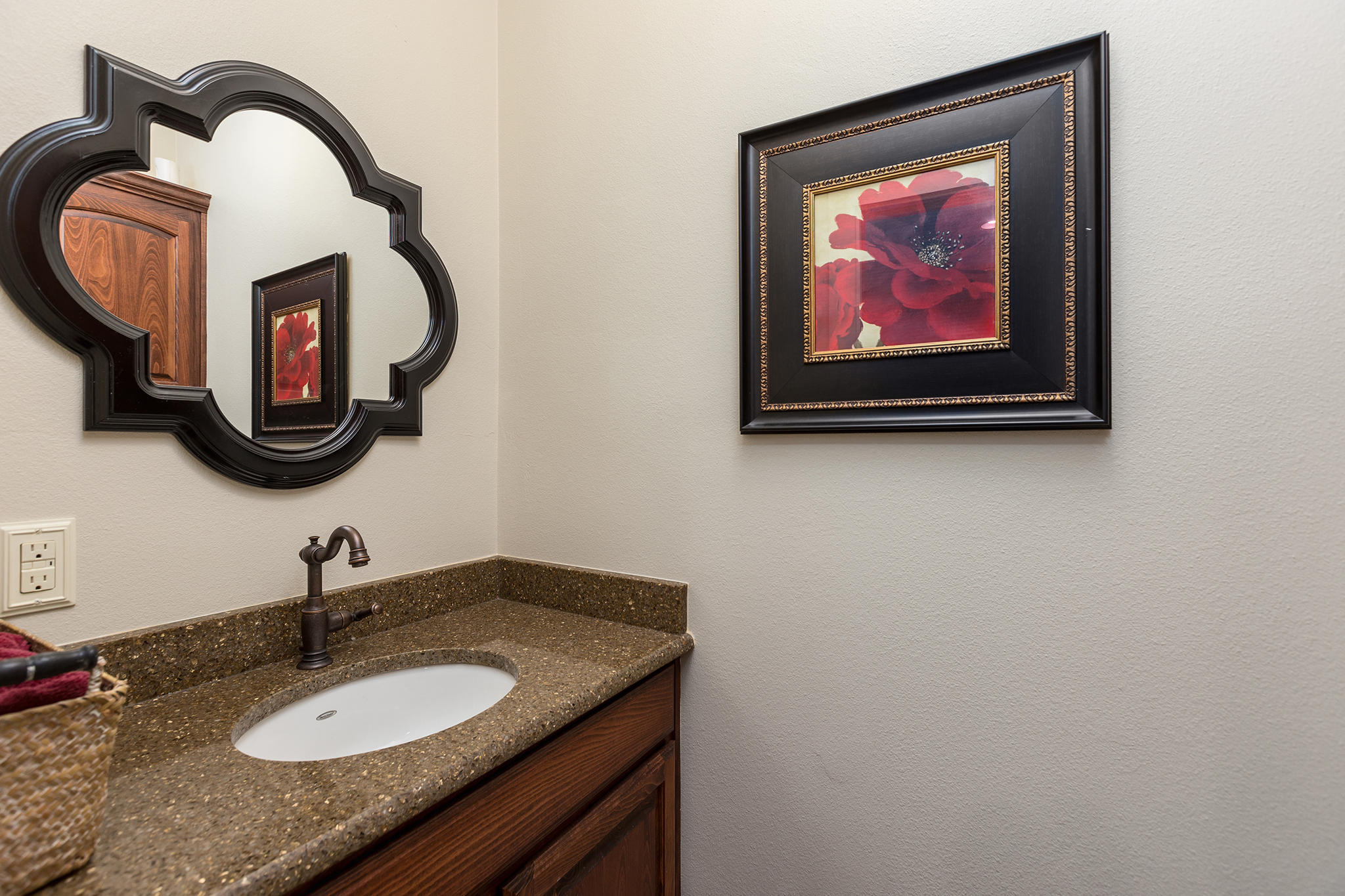 Bronson, Texas, 75930, United States, 5 Bedrooms Bedrooms, ,4 BathroomsBathrooms,Residential,For Sale,1944526