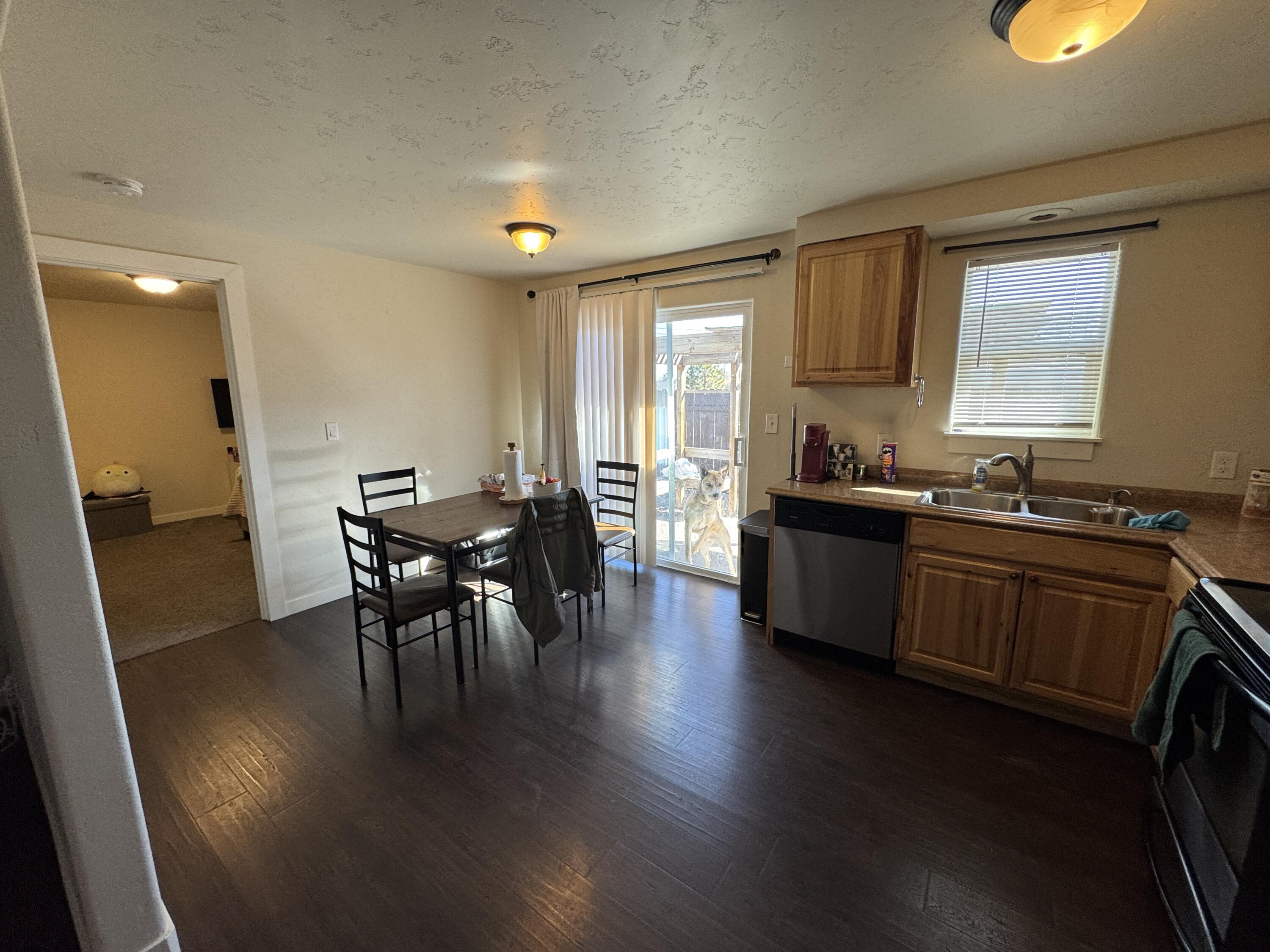 Redmond, Oregon, 97756, United States, ,Residential,For Sale,1937822