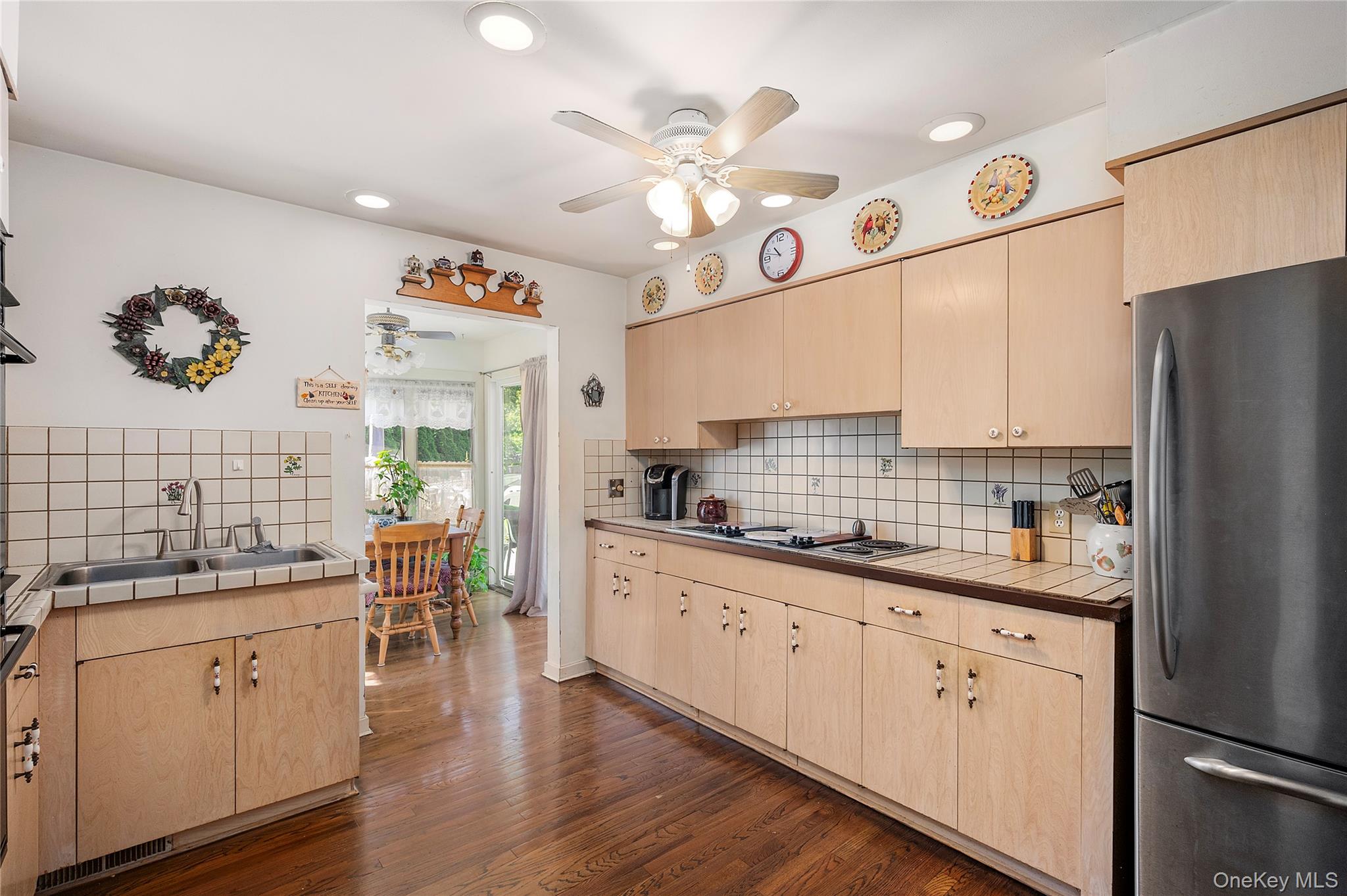 Hampton Bays, New York, 11946, United States, 3 Bedrooms Bedrooms, ,3 BathroomsBathrooms,Residential,For Sale,1935331