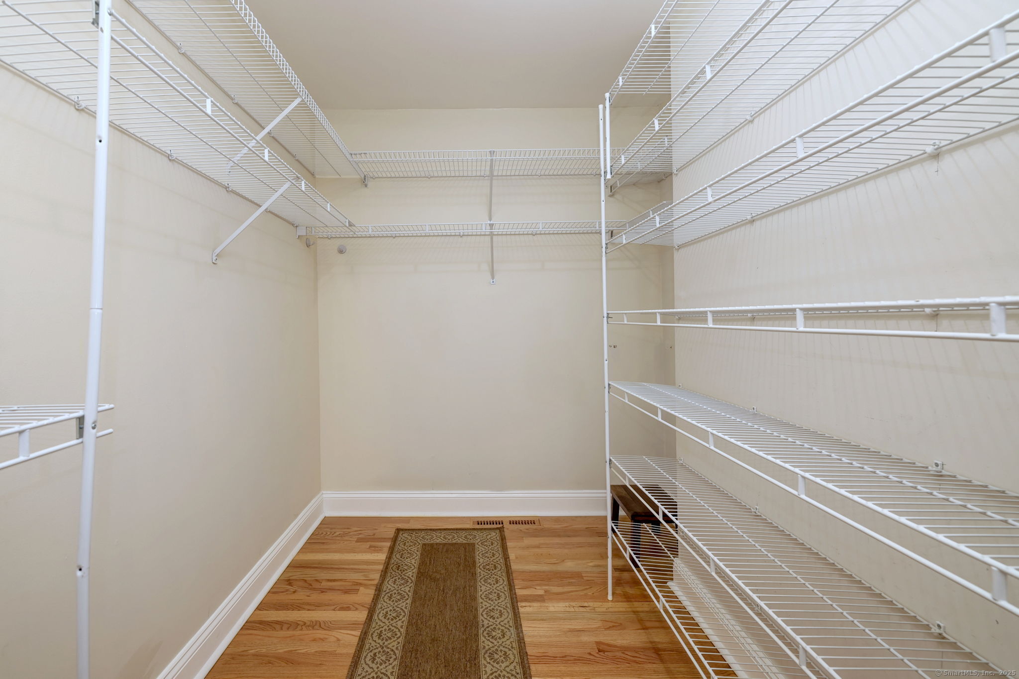 Stratford, Connecticut, 06614, United States, 1 Bedroom Bedrooms, ,3 BathroomsBathrooms,Residential,For Sale,1925931