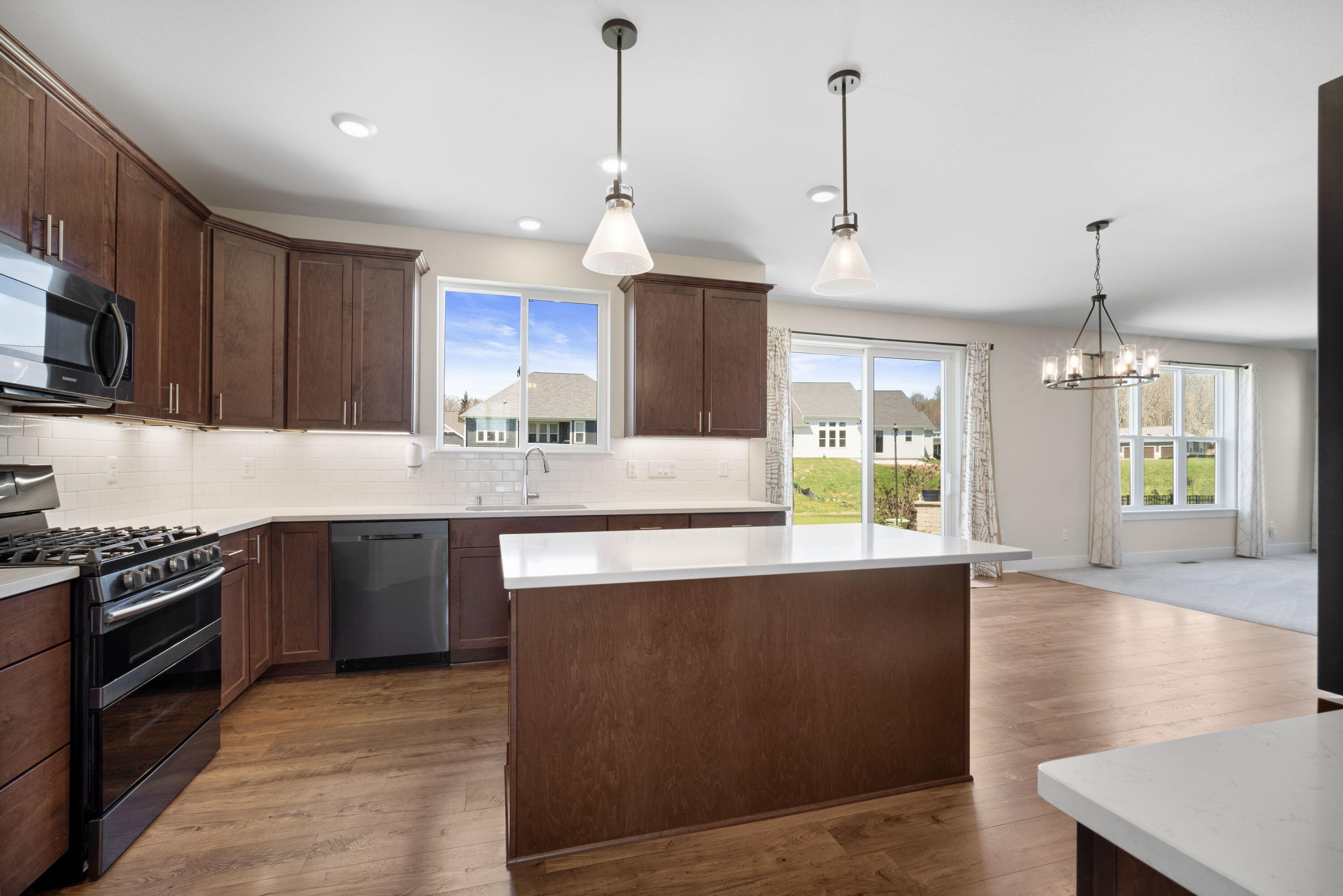 Grafton, Wisconsin, 53024, United States, 4 Bedrooms Bedrooms, ,4 BathroomsBathrooms,Residential,For Sale,1989269