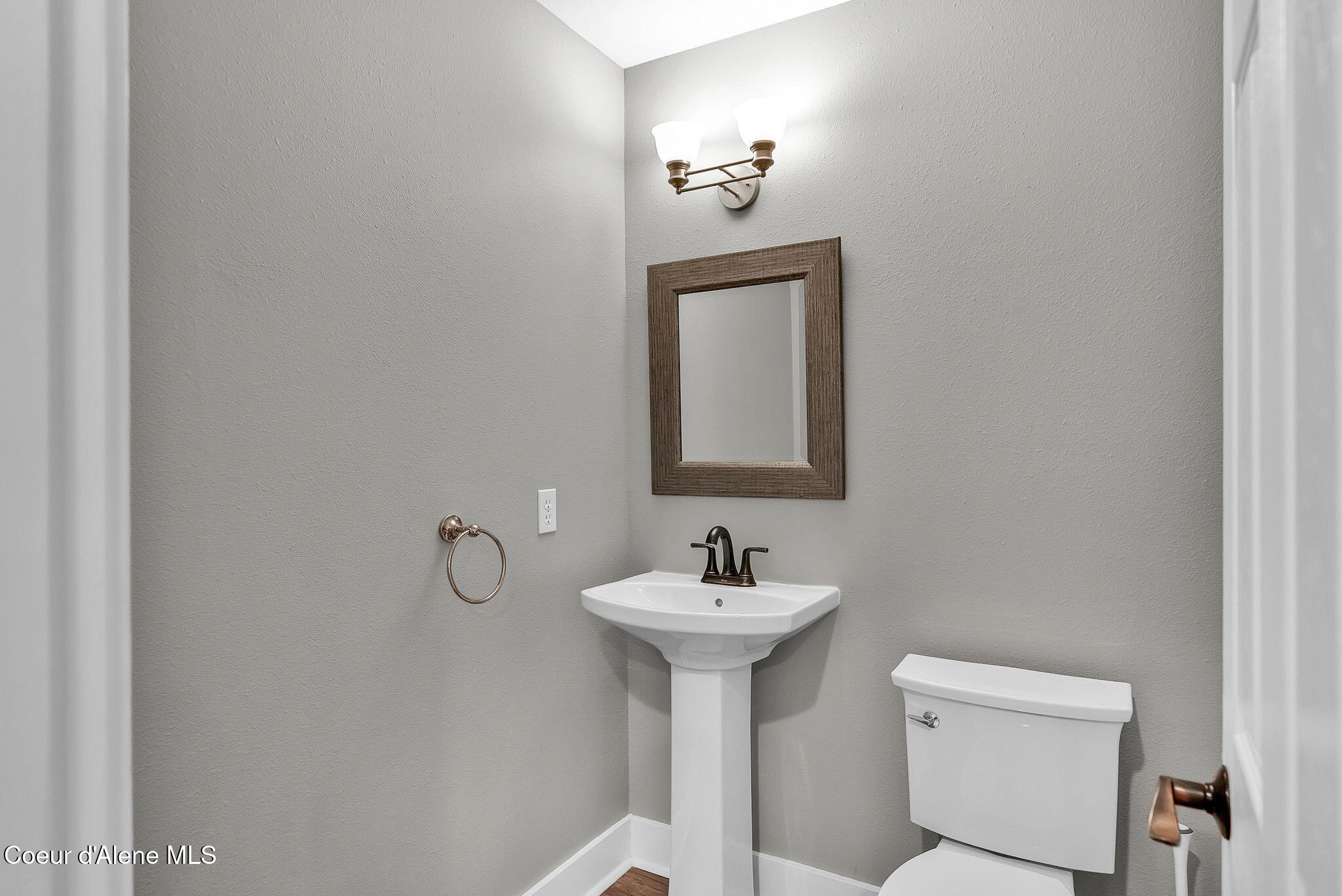 Coeur D'alene, Idaho, 83815, United States, 3 Bedrooms Bedrooms, ,2 BathroomsBathrooms,Residential,For Sale,1965651