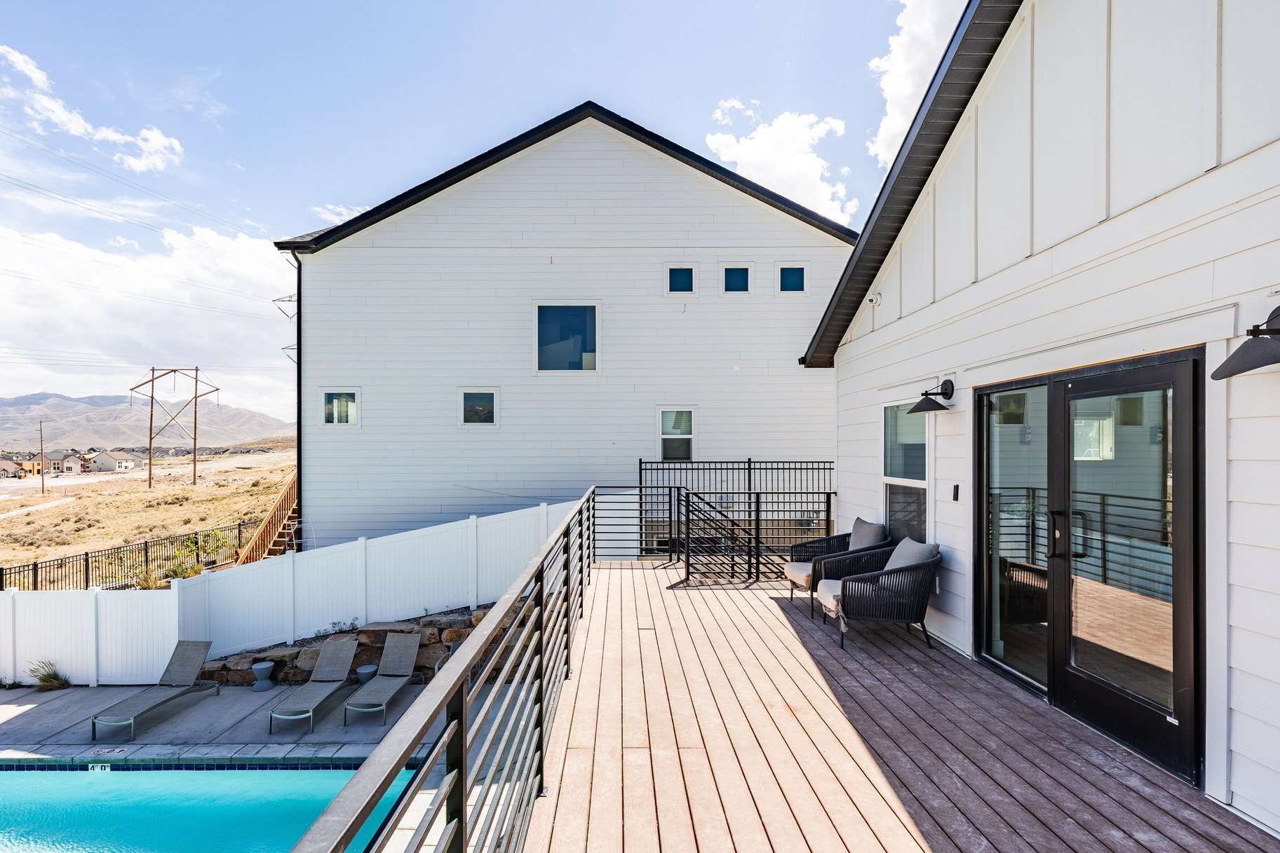  Bright & Quiet Townhome Ready to Be Your Next Home - 物件實景