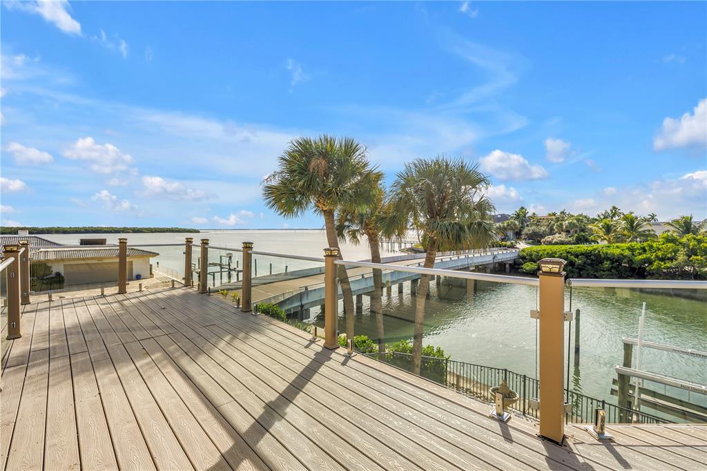 St Petersburg, Florida, 33715, United States, 4 Bedrooms Bedrooms, ,5 BathroomsBathrooms,Residential,For Sale,1999732