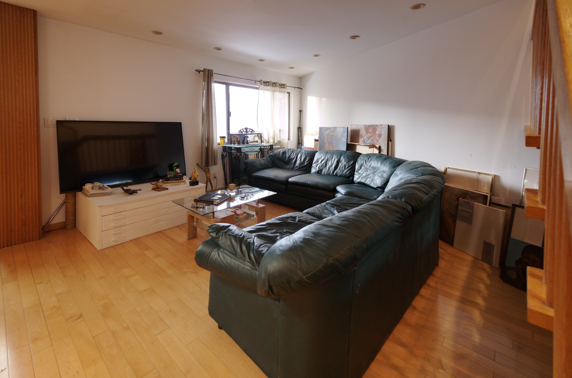 Secaucus, New Jersey, 07094, United States, 4 Bedrooms Bedrooms, ,3 BathroomsBathrooms,Residential,For Sale,1996656