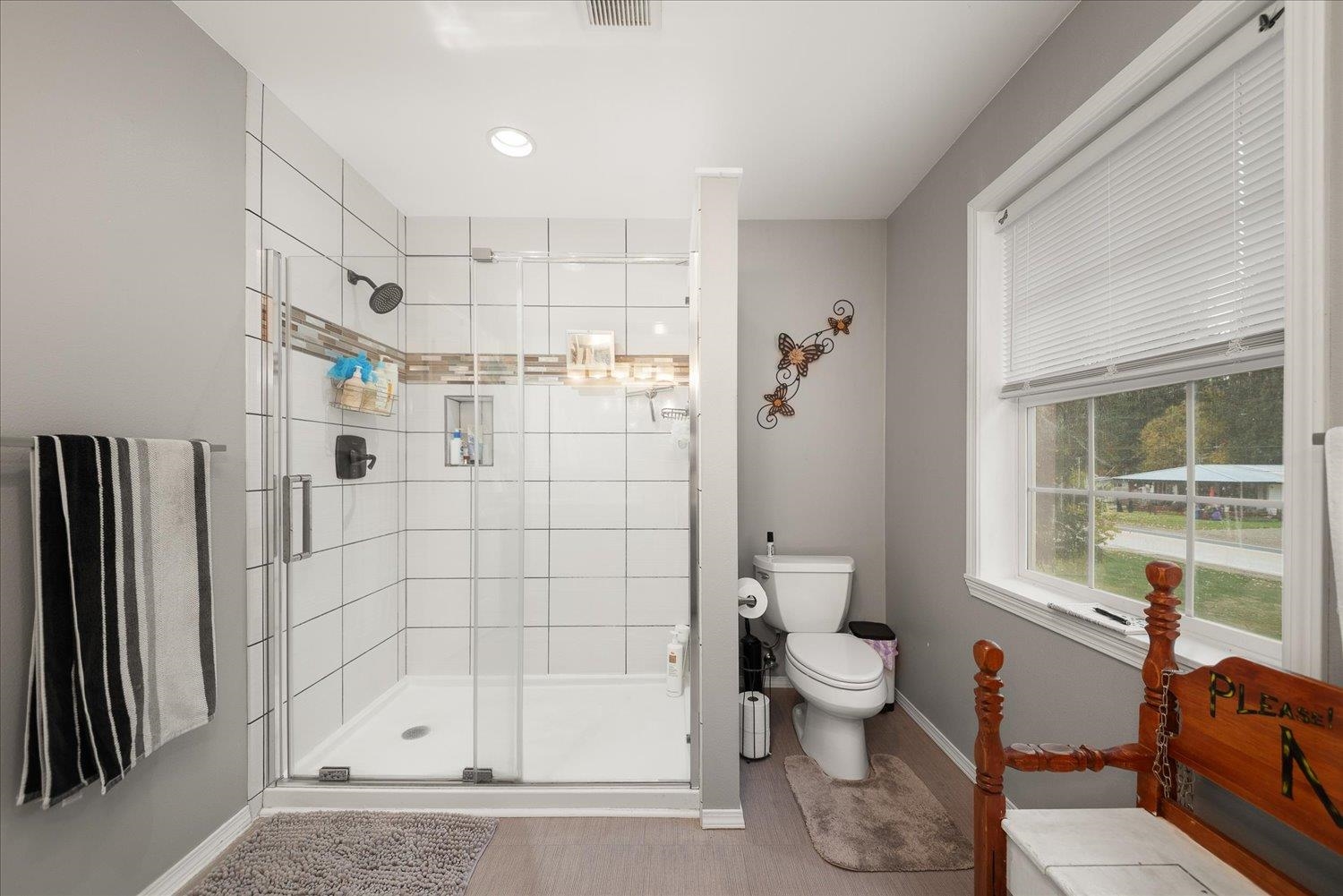 Metaline Falls, Washington, 99153, United States, 5 Bedrooms Bedrooms, ,3 BathroomsBathrooms,Residential,For Sale,1986087