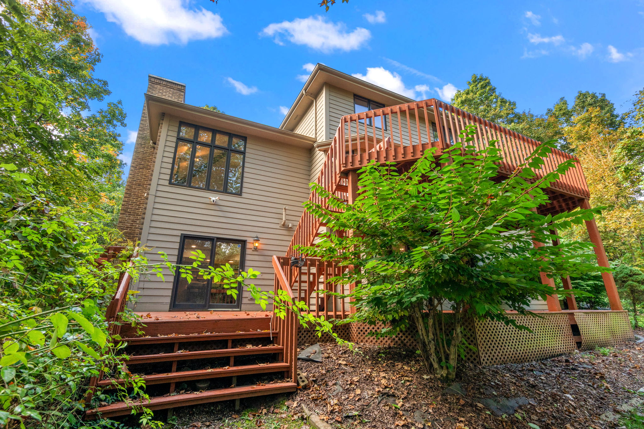  Fully Updated 5 Bedroom Home on Private, Wooded Lot in Gated Community - 物件實景