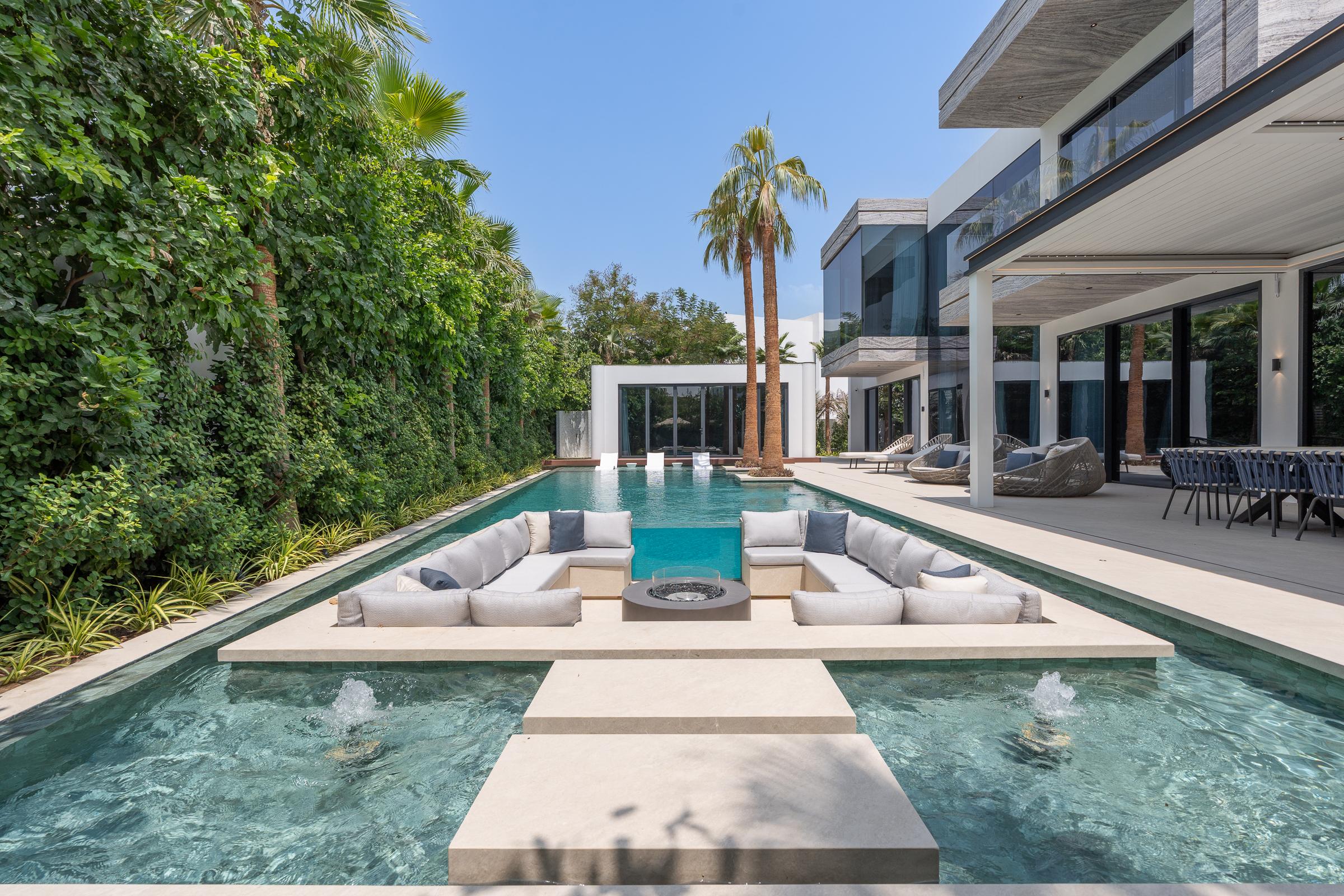  Outstanding Ready-to-Move Villa in Al Barari - 物件實景
