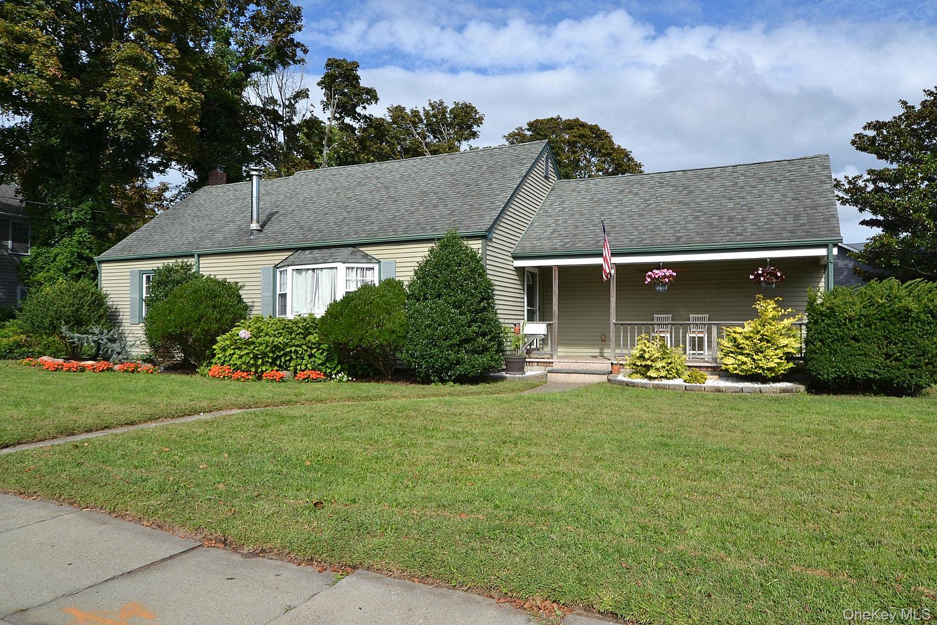 Patchogue, New York, 11772, United States, 3 Bedrooms Bedrooms, ,1 BathroomBathrooms,Residential,For Sale,1960733