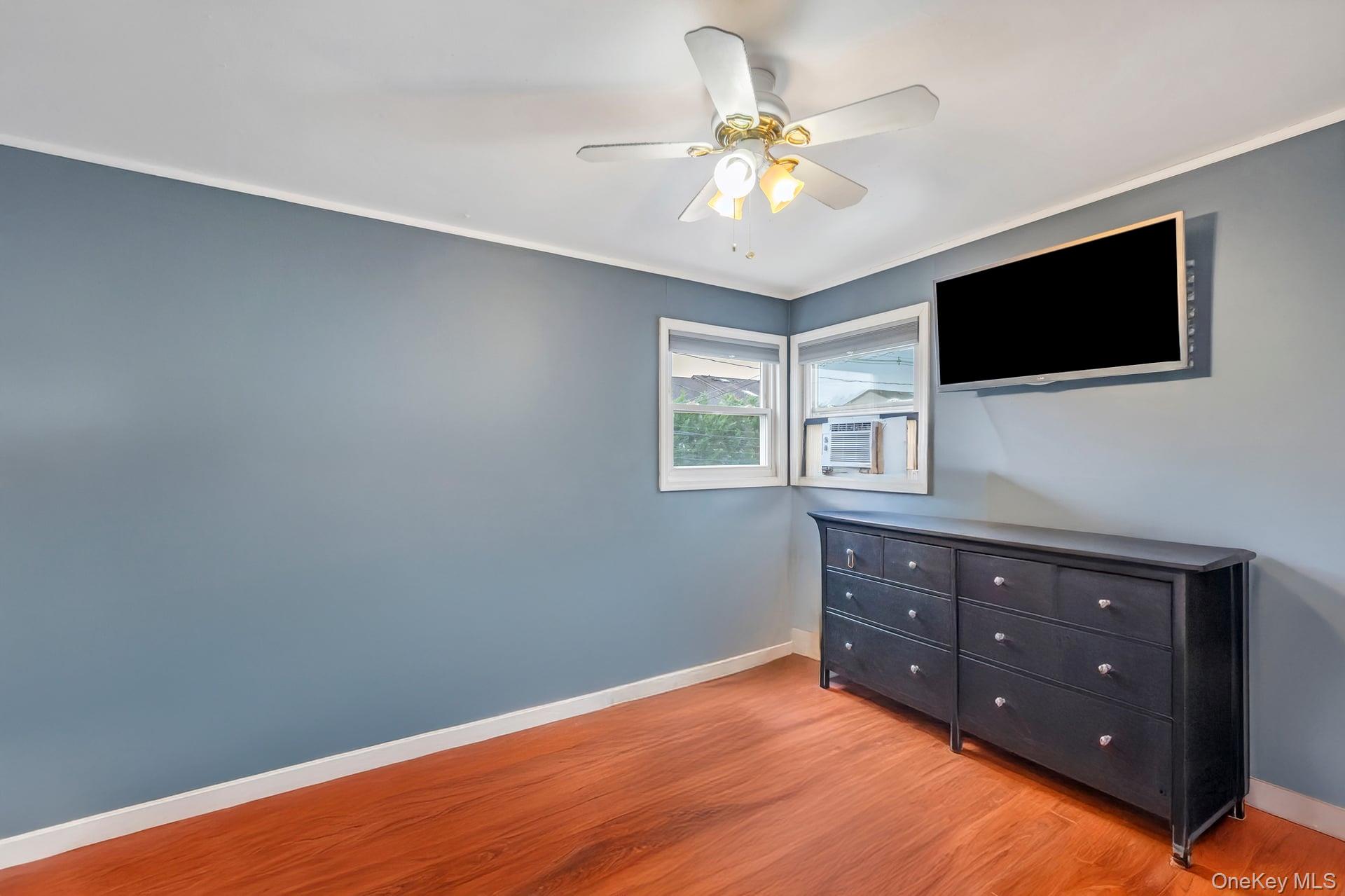 Freeport, New York, 11520, United States, 3 Bedrooms Bedrooms, ,2 BathroomsBathrooms,Residential,For Sale,1998348