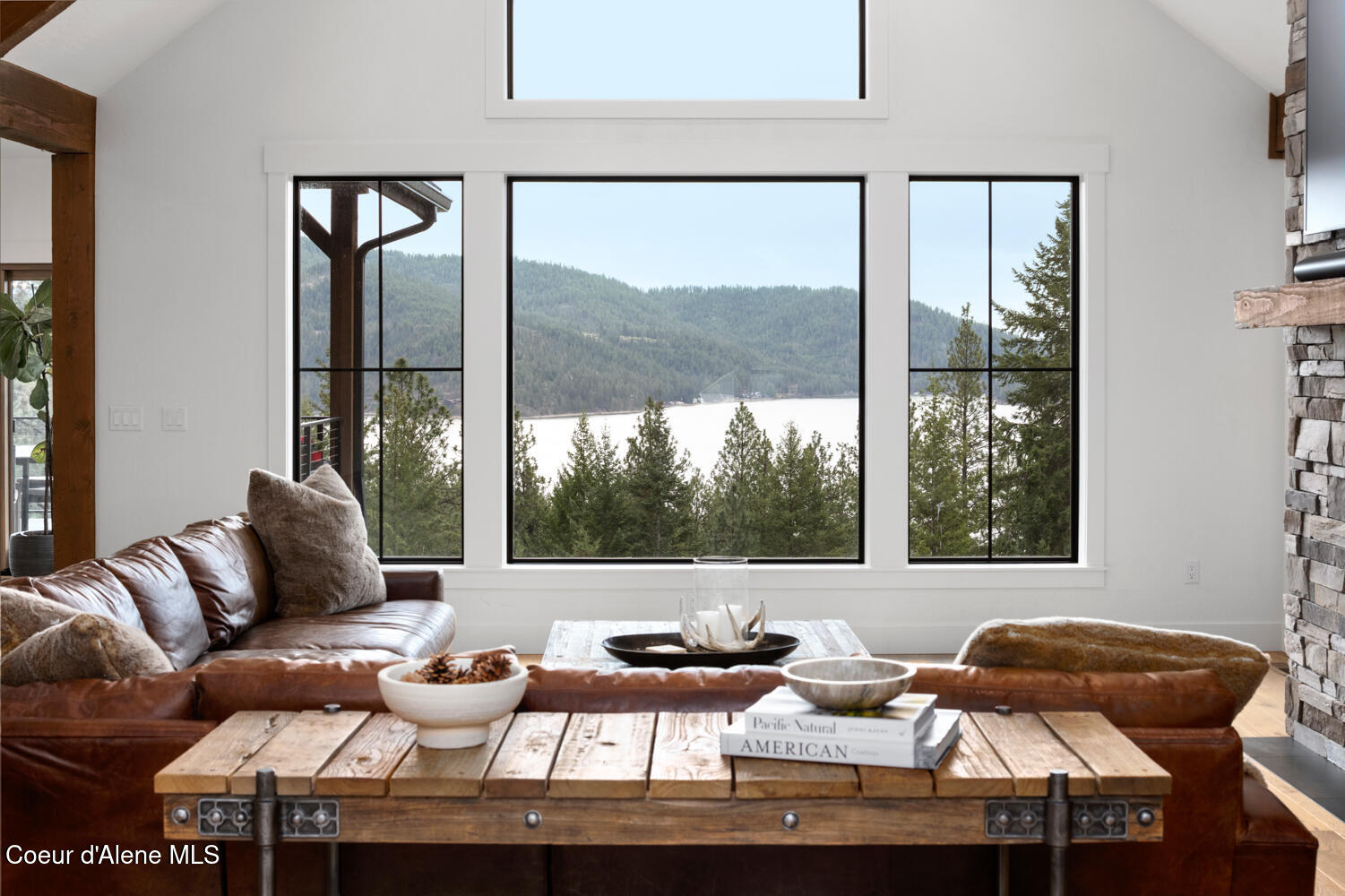 Coeur d'Alene, Idaho, 83814, United States, 4 Bedrooms Bedrooms, ,4 BathroomsBathrooms,Residential,For Sale,1783013