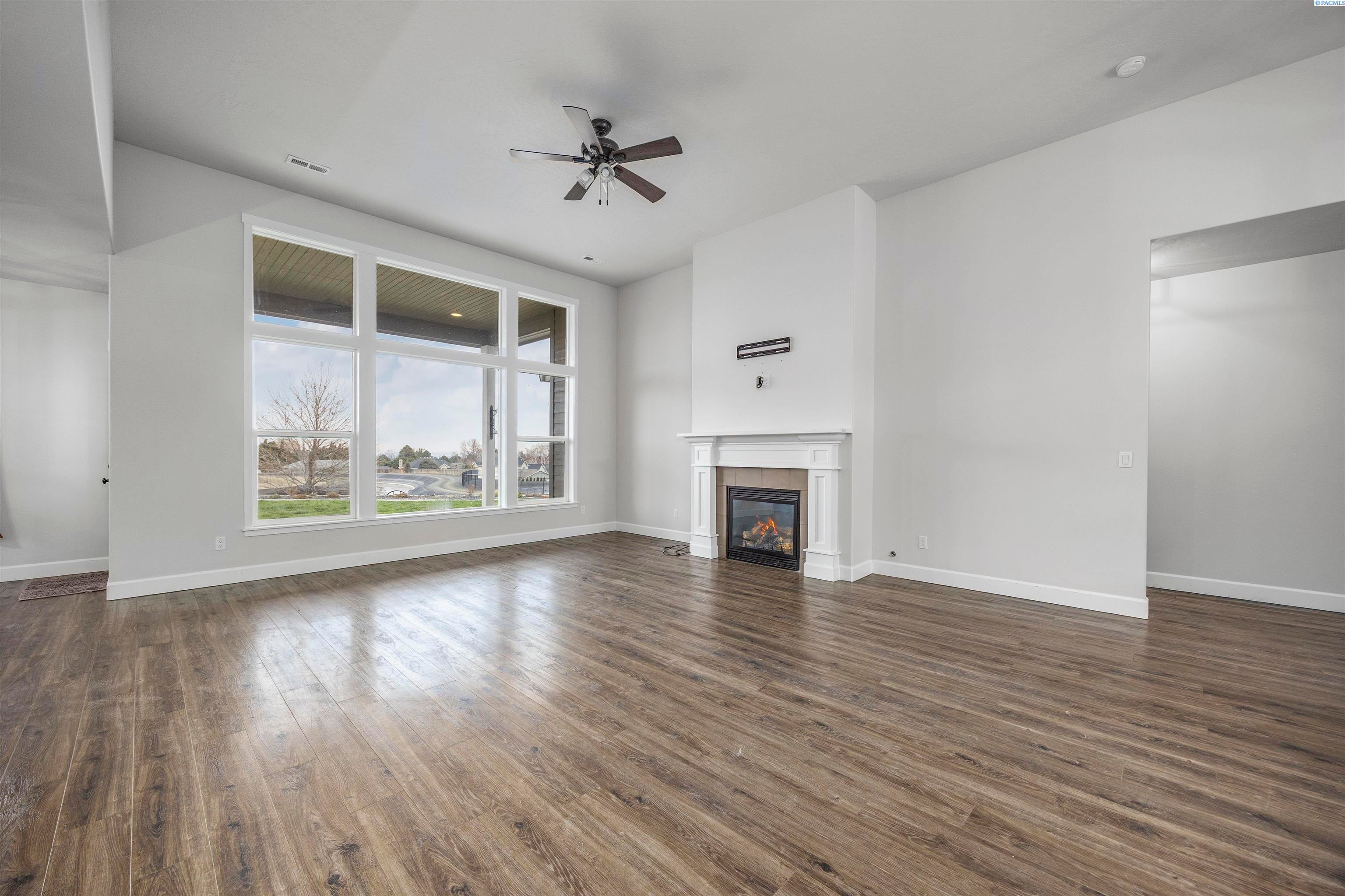 Kennewick, Washington, 99337, United States, 3 Bedrooms Bedrooms, ,1 BathroomBathrooms,Residential,For Sale,2012614