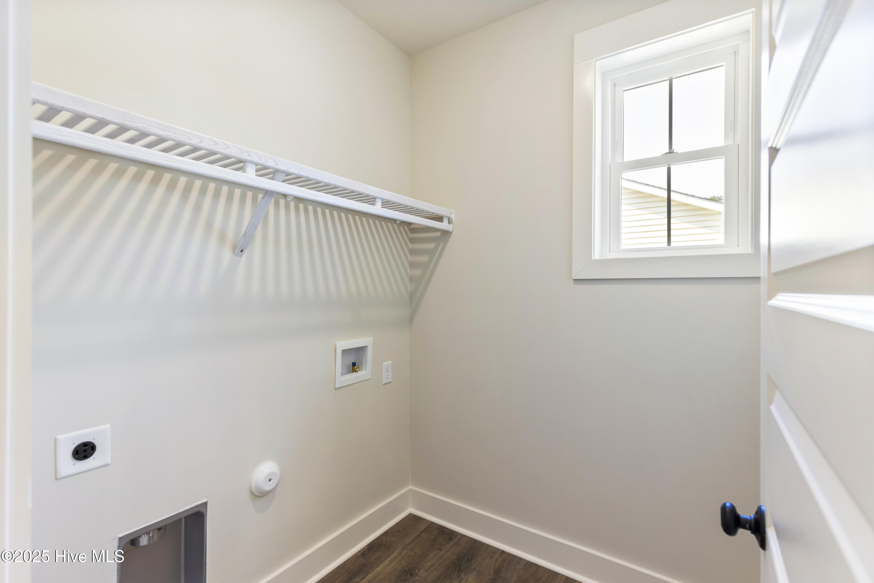 Carolina Beach, North Carolina, 28428, United States, 3 Bedrooms Bedrooms, ,2 BathroomsBathrooms,Residential,For Sale,1992087