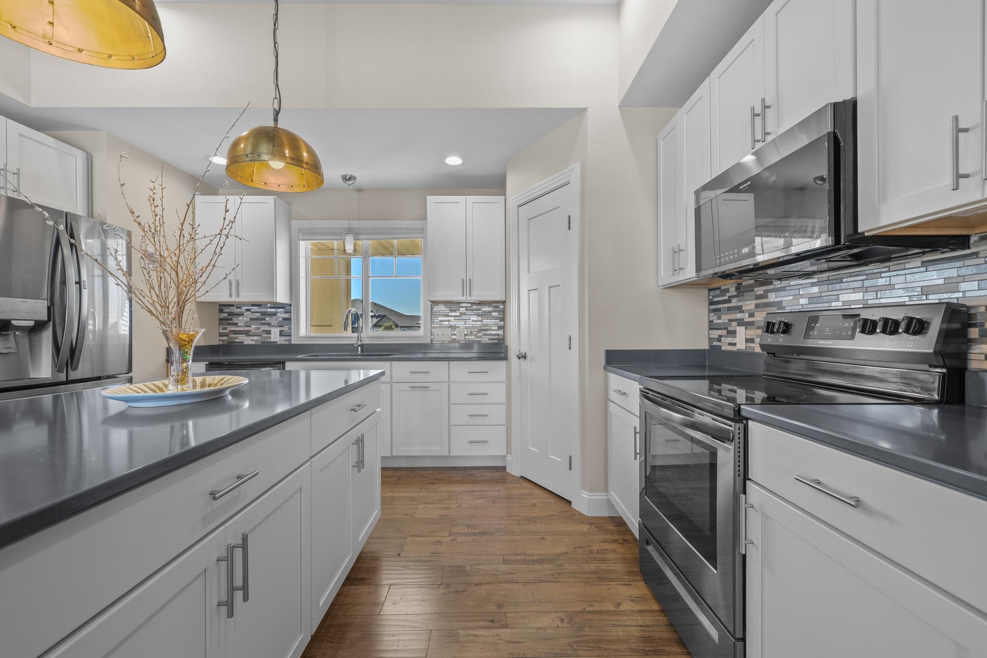 Minot, North Dakota, 58701, United States, 4 Bedrooms Bedrooms, ,3 BathroomsBathrooms,Residential,For Sale,1980886