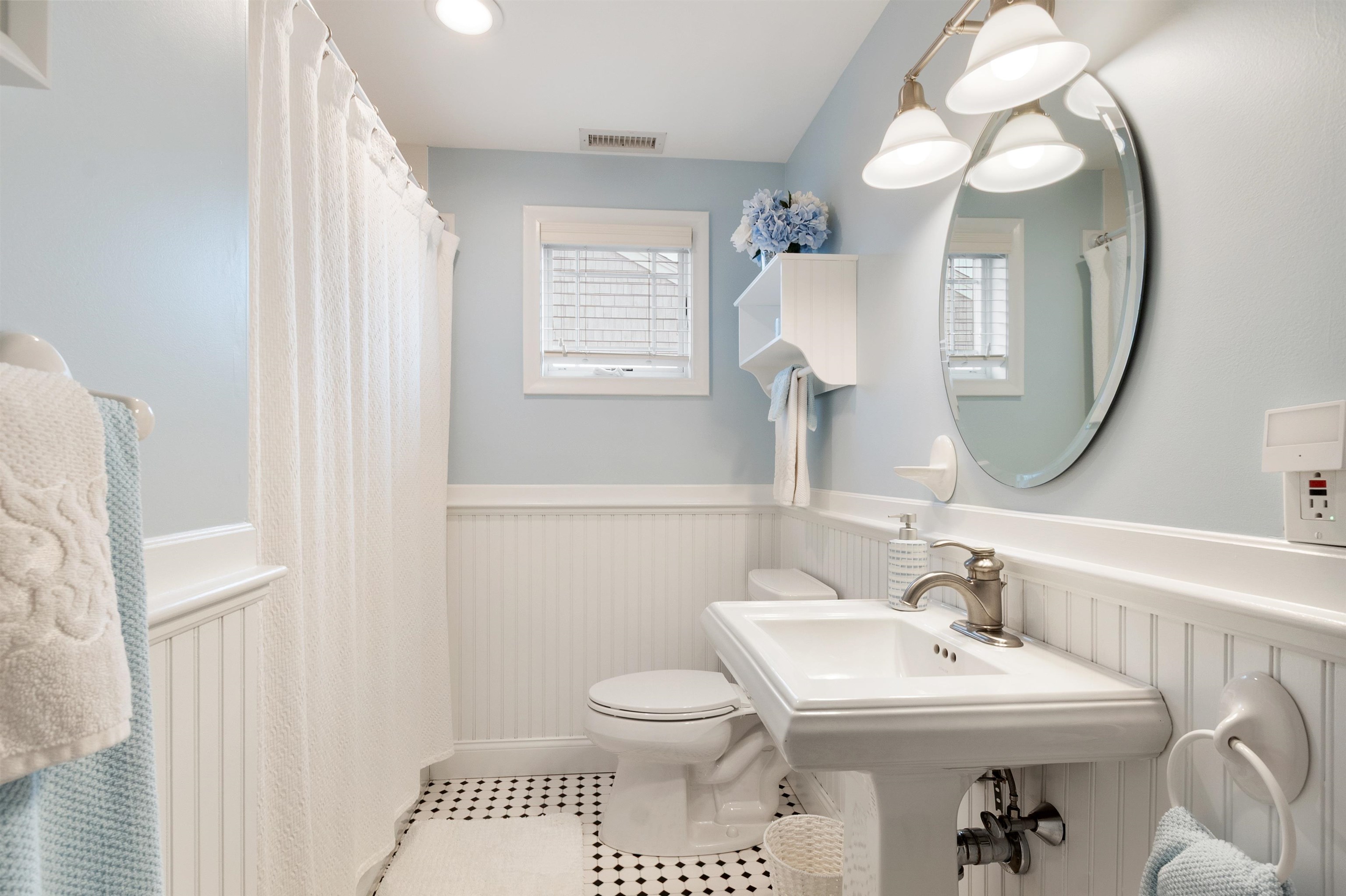 Hampton, New Hampshire, 03842, United States, 3 Bedrooms Bedrooms, ,1 BathroomBathrooms,Residential,For Sale,1846581
