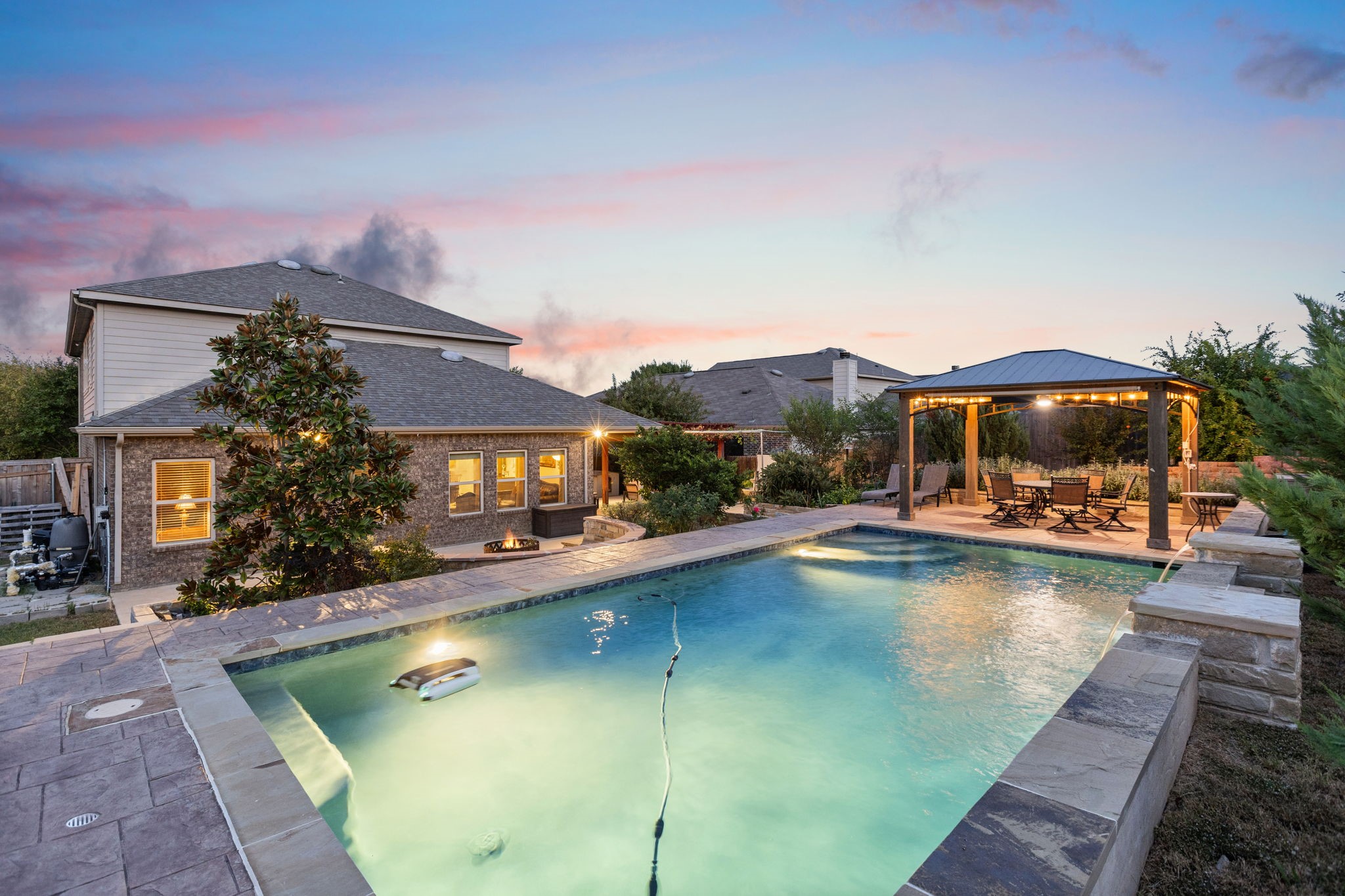 McKinney, Texas, 75071, United States, 5 Bedrooms Bedrooms, ,4 BathroomsBathrooms,Residential,For Sale,1970372