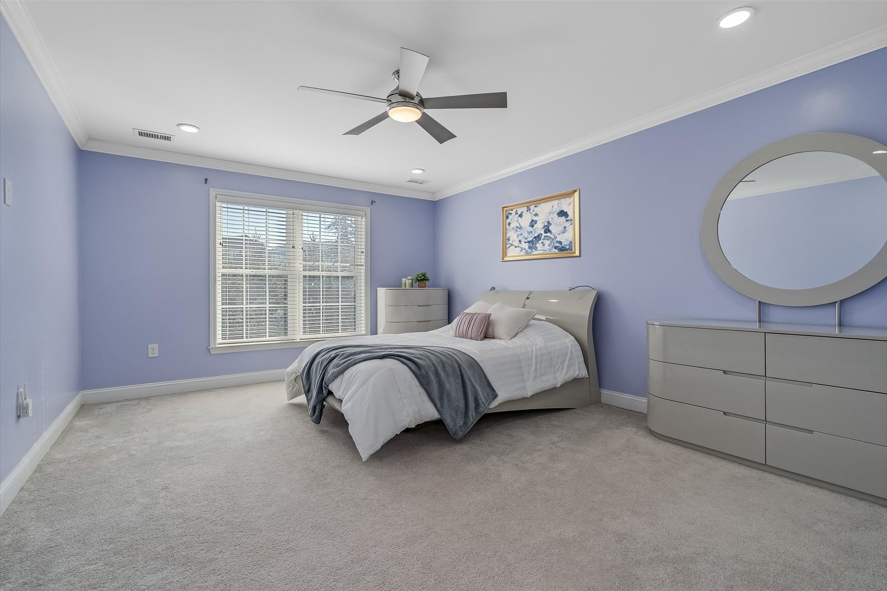  Experience Urban Luxury with this End-Unit Townhome - 物件實景