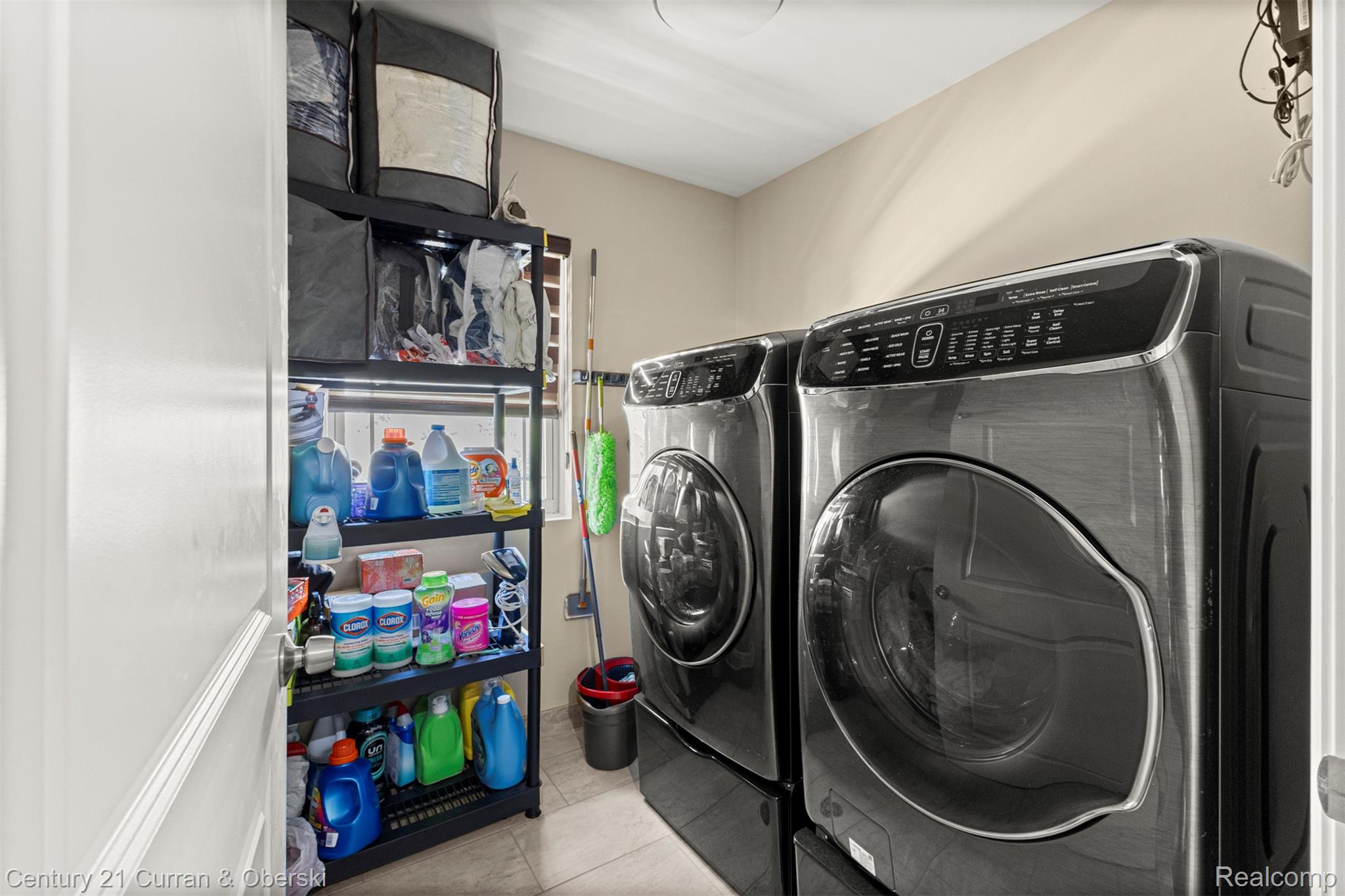 Dearborn Heights, Michigan, 48127, United States, 4 Bedrooms Bedrooms, ,5 BathroomsBathrooms,Residential,For Sale,1974066