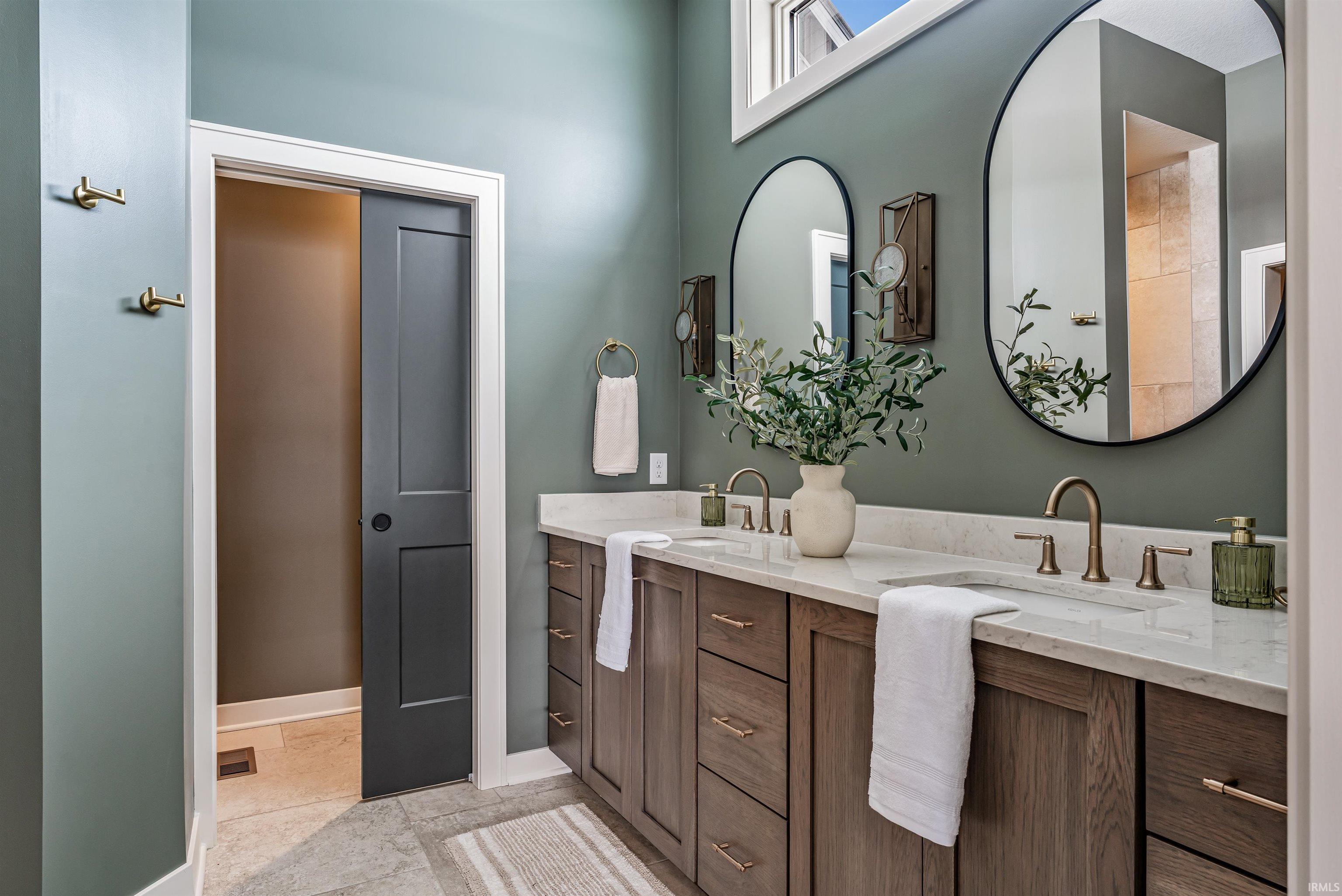 Leo, Indiana, 46765, United States, 3 Bedrooms Bedrooms, ,3 BathroomsBathrooms,Residential,For Sale,2002841