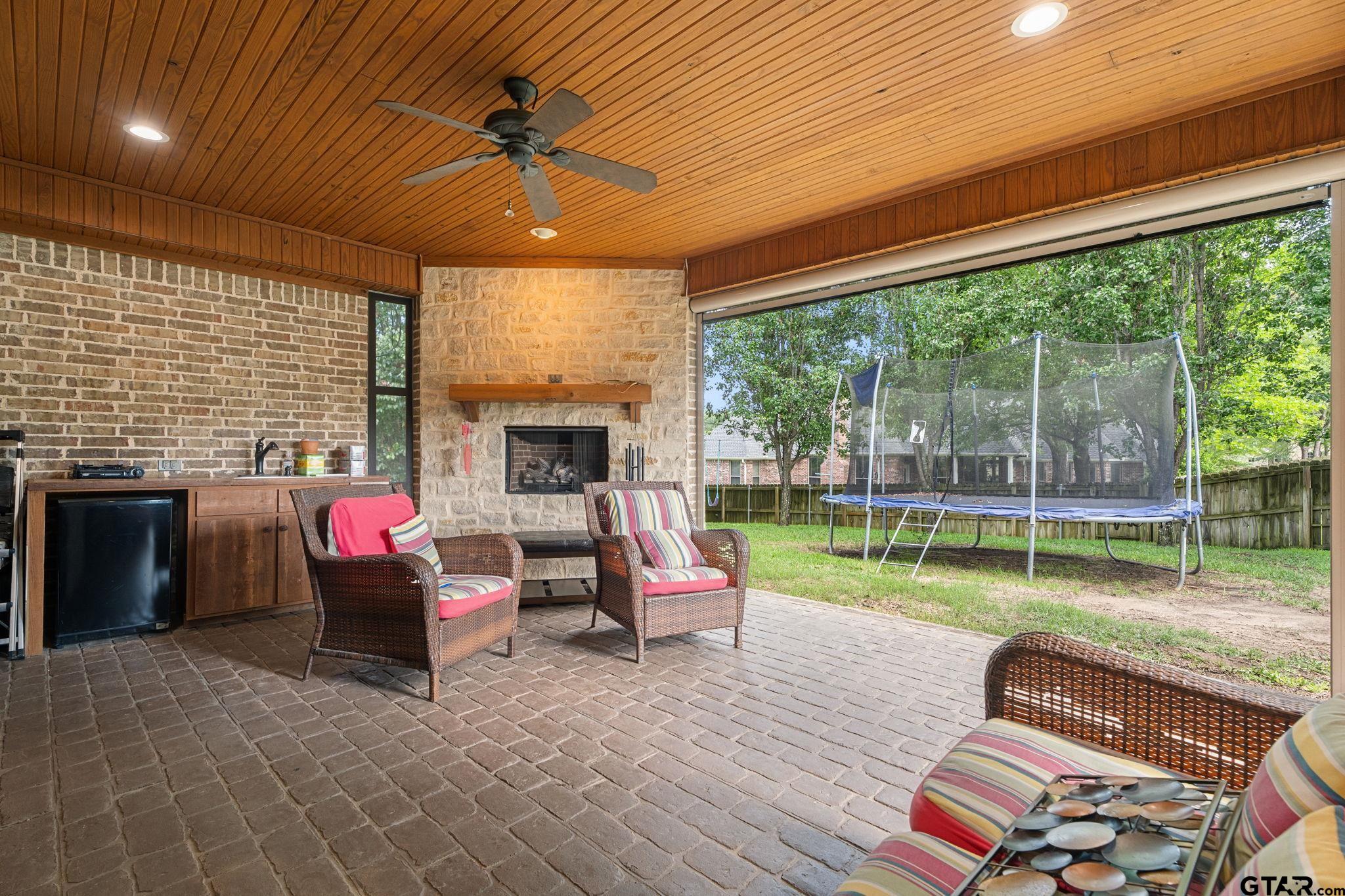 Tyler, Texas, 75703, United States, 4 Bedrooms Bedrooms, ,6 BathroomsBathrooms,Residential,For Sale,1818299