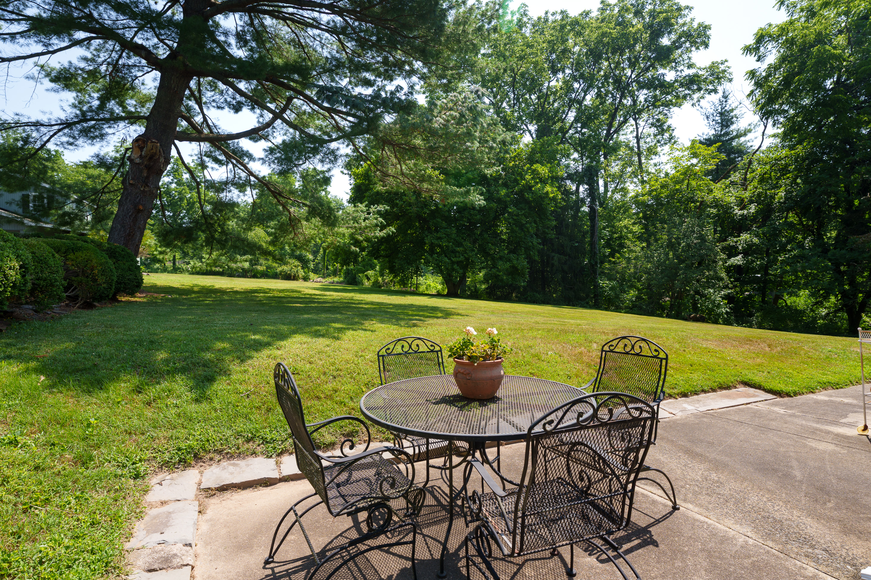  Historic Elegance Meets Everyday Living on Two Beautiful Acres - 物件實景