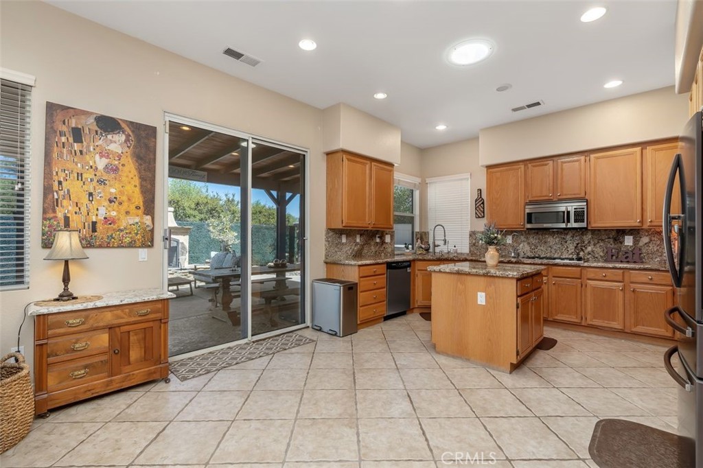 Murrieta, California, 92562, United States, 5 Bedrooms Bedrooms, ,3 BathroomsBathrooms,Residential,For Sale,1837982