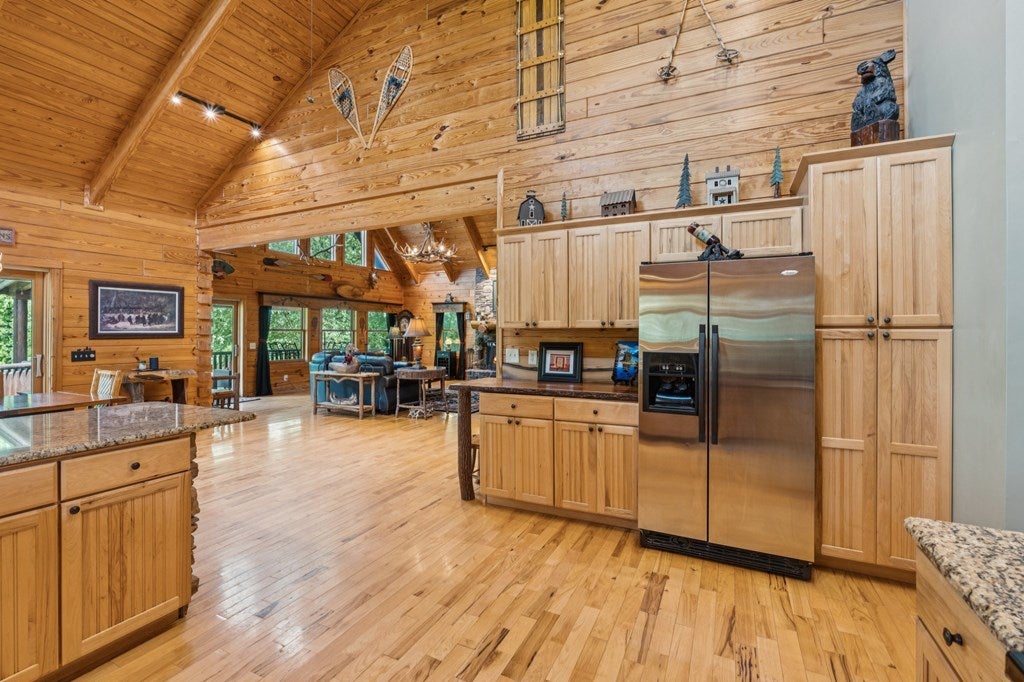 Morganton, Georgia, 30560, United States, 3 Bedrooms Bedrooms, ,3 BathroomsBathrooms,Residential,For Sale,1905378