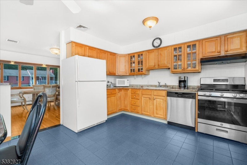 Hackettstown Town, New Jersey, 07840, United States, 4 Bedrooms Bedrooms, ,2 BathroomsBathrooms,Residential,For Sale,1940859