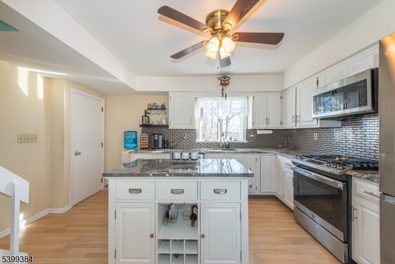 Wharton Boro, New Jersey, 07885, United States, 3 Bedrooms Bedrooms, ,2 BathroomsBathrooms,Residential,For Sale,2003282