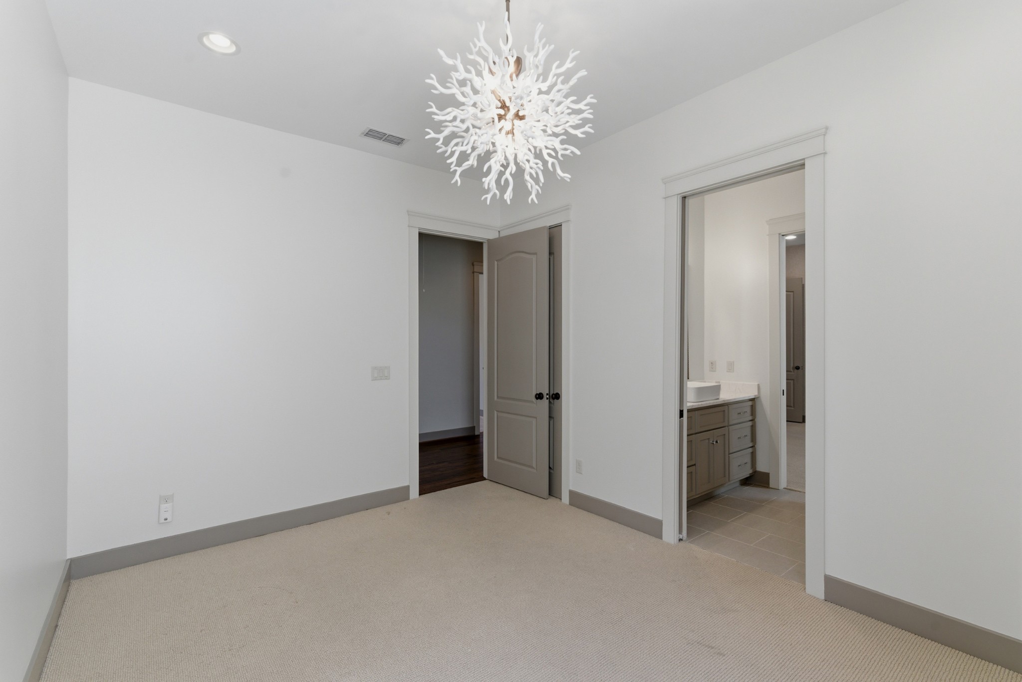  114A Lasalle Ct, Nashville, TN, 37205 - 物件實景
