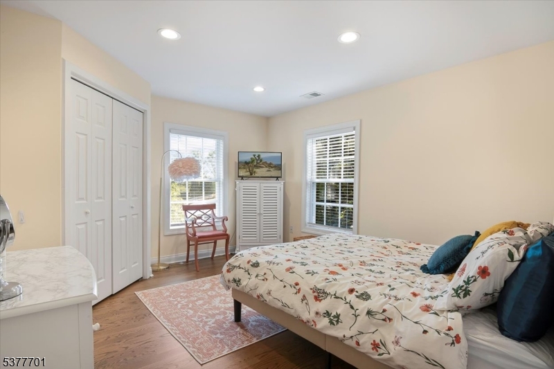 Denville Twp., New Jersey, 07834-3836, United States, 3 Bedrooms Bedrooms, ,4 BathroomsBathrooms,Residential,For Sale,1914239