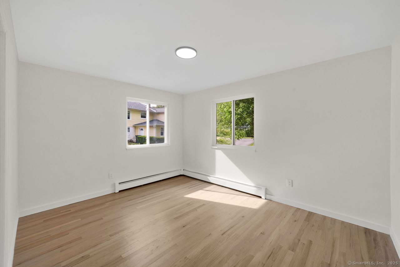 Milford, Connecticut, 06461, United States, 4 Bedrooms Bedrooms, ,3 BathroomsBathrooms,Residential,For Sale,1932741