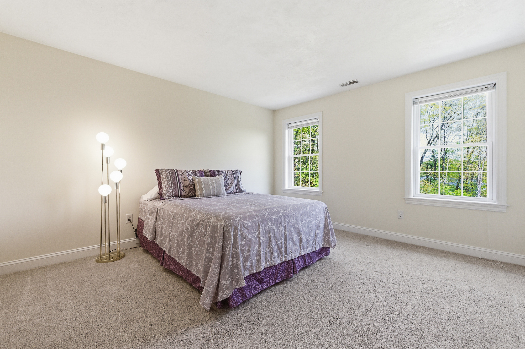  8 Victoria Circle, Shrewsbury, MA 01545 - 物件實景