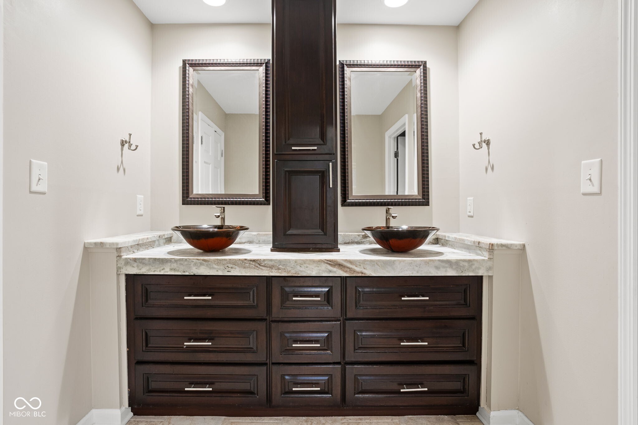 Indianapolis, Indiana, 46226, United States, 6 Bedrooms Bedrooms, ,7 BathroomsBathrooms,Residential,For Sale,1998001