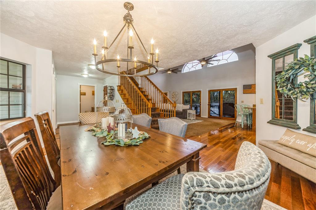 Dover, Florida, 33527, United States, 5 Bedrooms Bedrooms, ,3 BathroomsBathrooms,Residential,For Sale,1948421